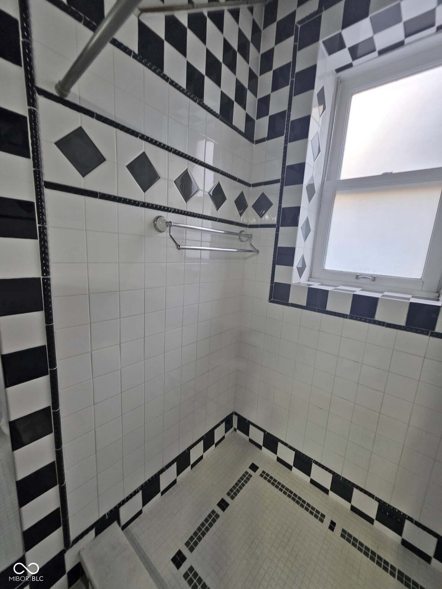 230 E 9th Street Unit: APT 109