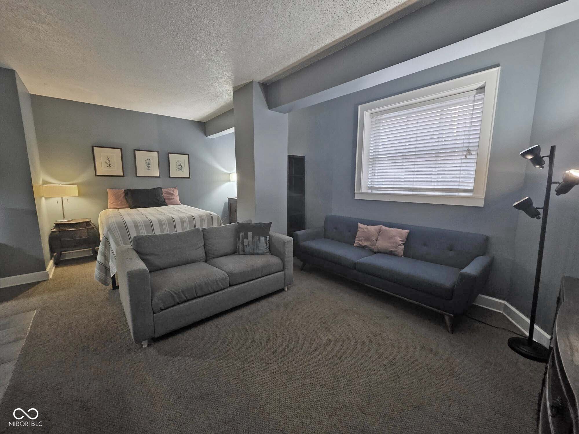 230 E 9th Street Unit: APT 109