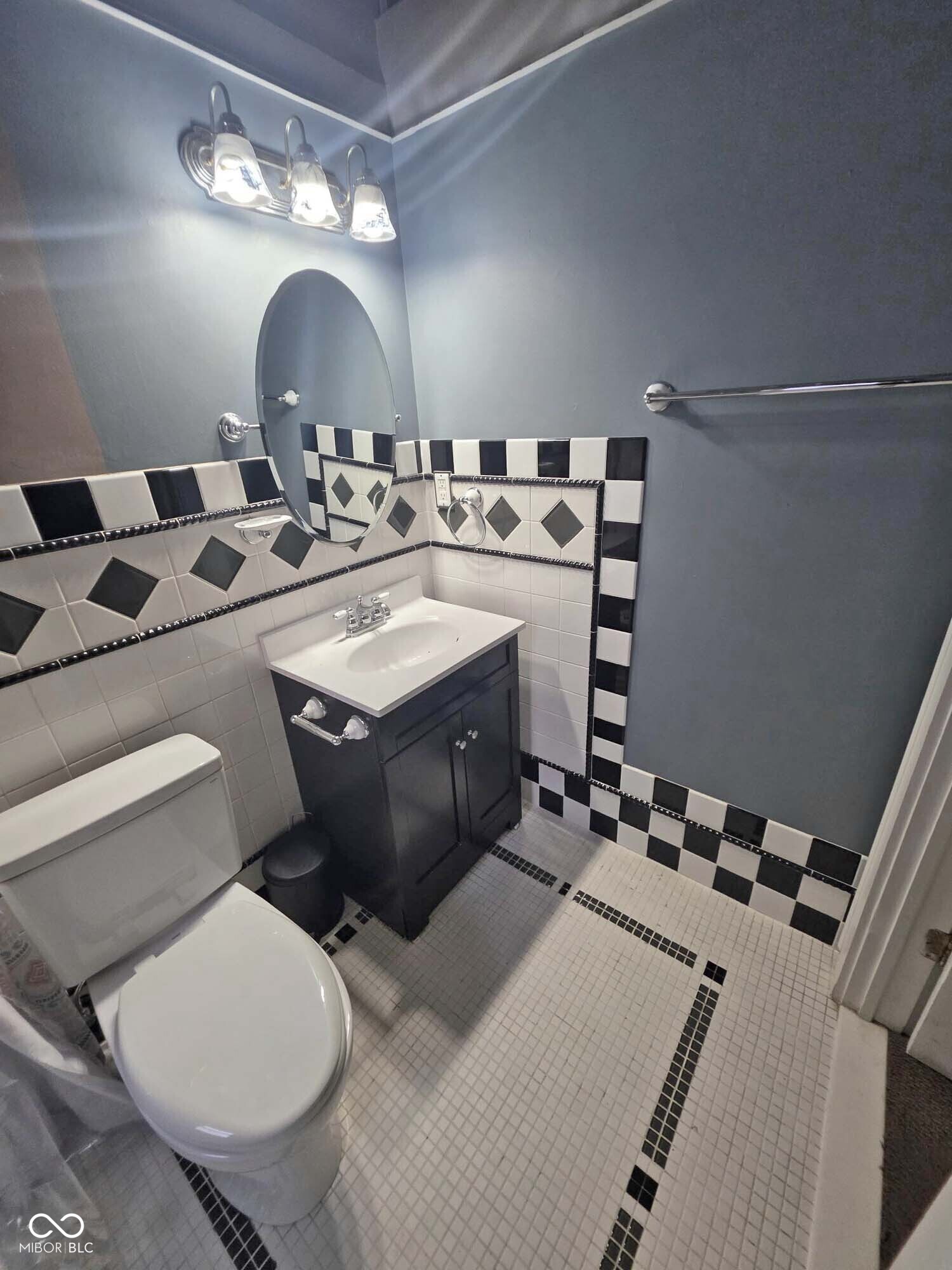 230 E 9th Street Unit: APT 109