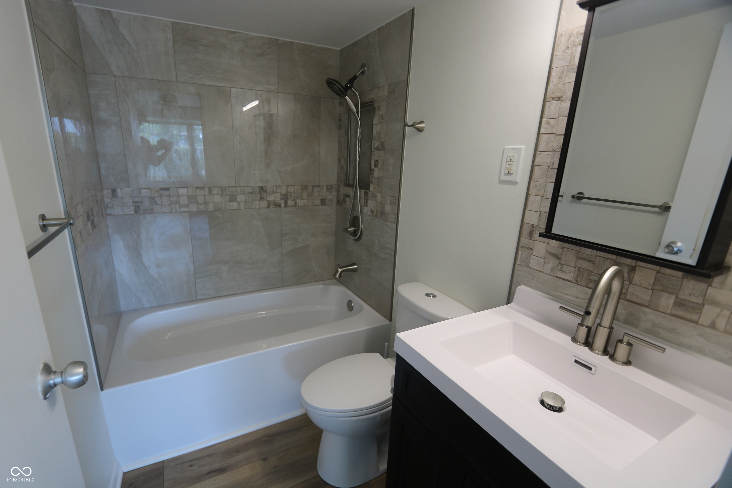 3965 N Meridian Street Unit: 5J