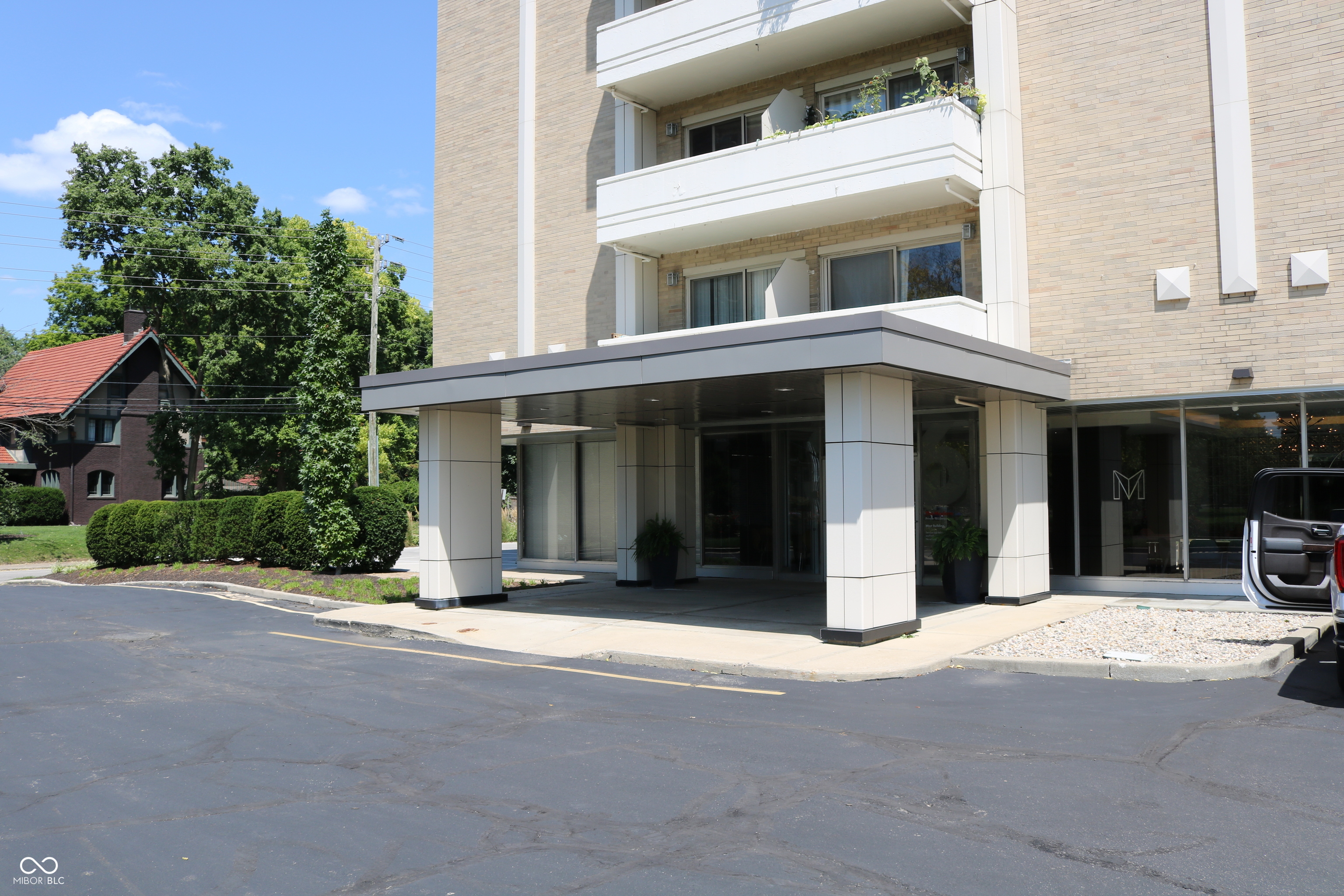 3965 N Meridian Street Unit: 5J