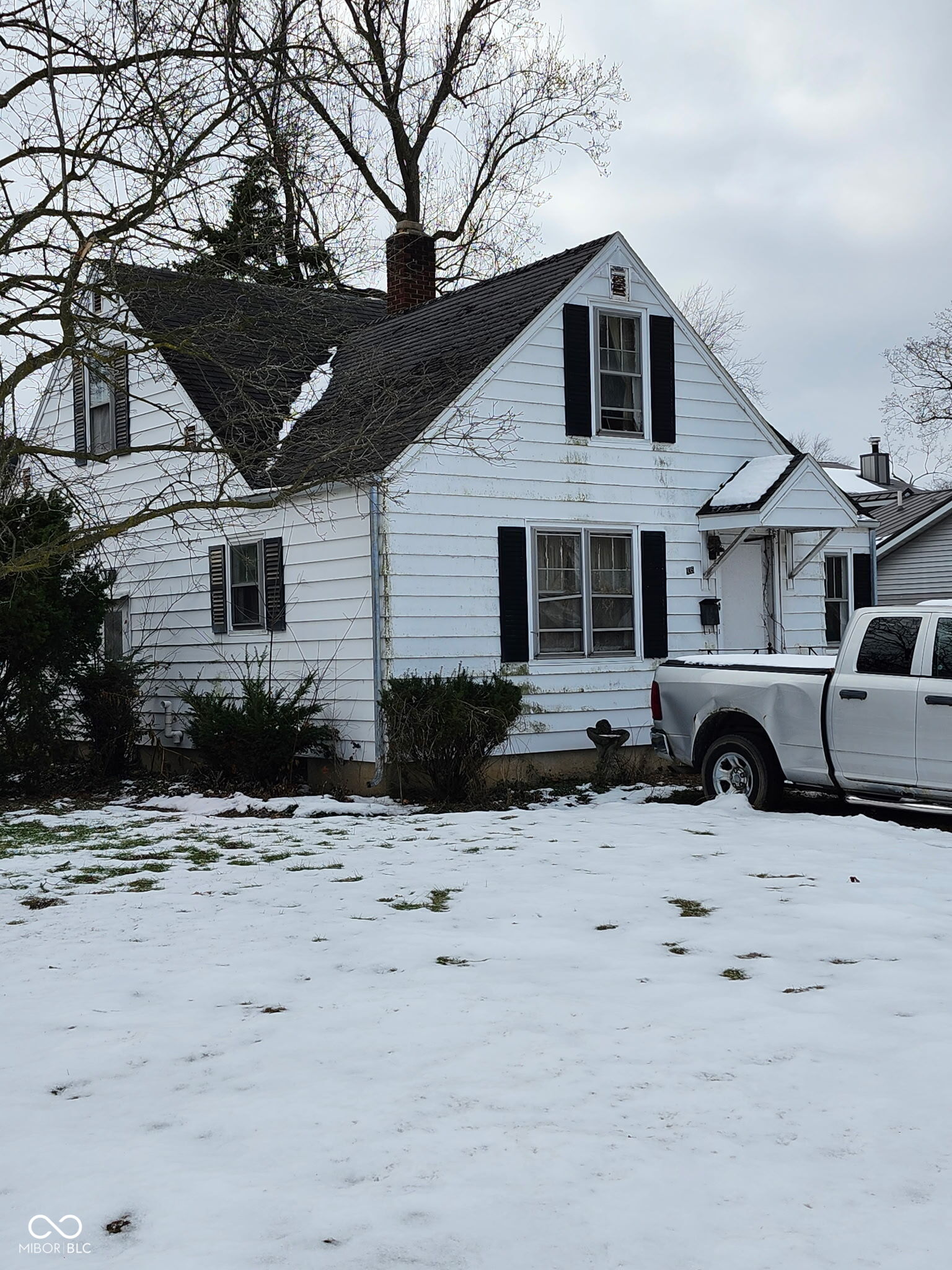 935 Jackson Boulevard