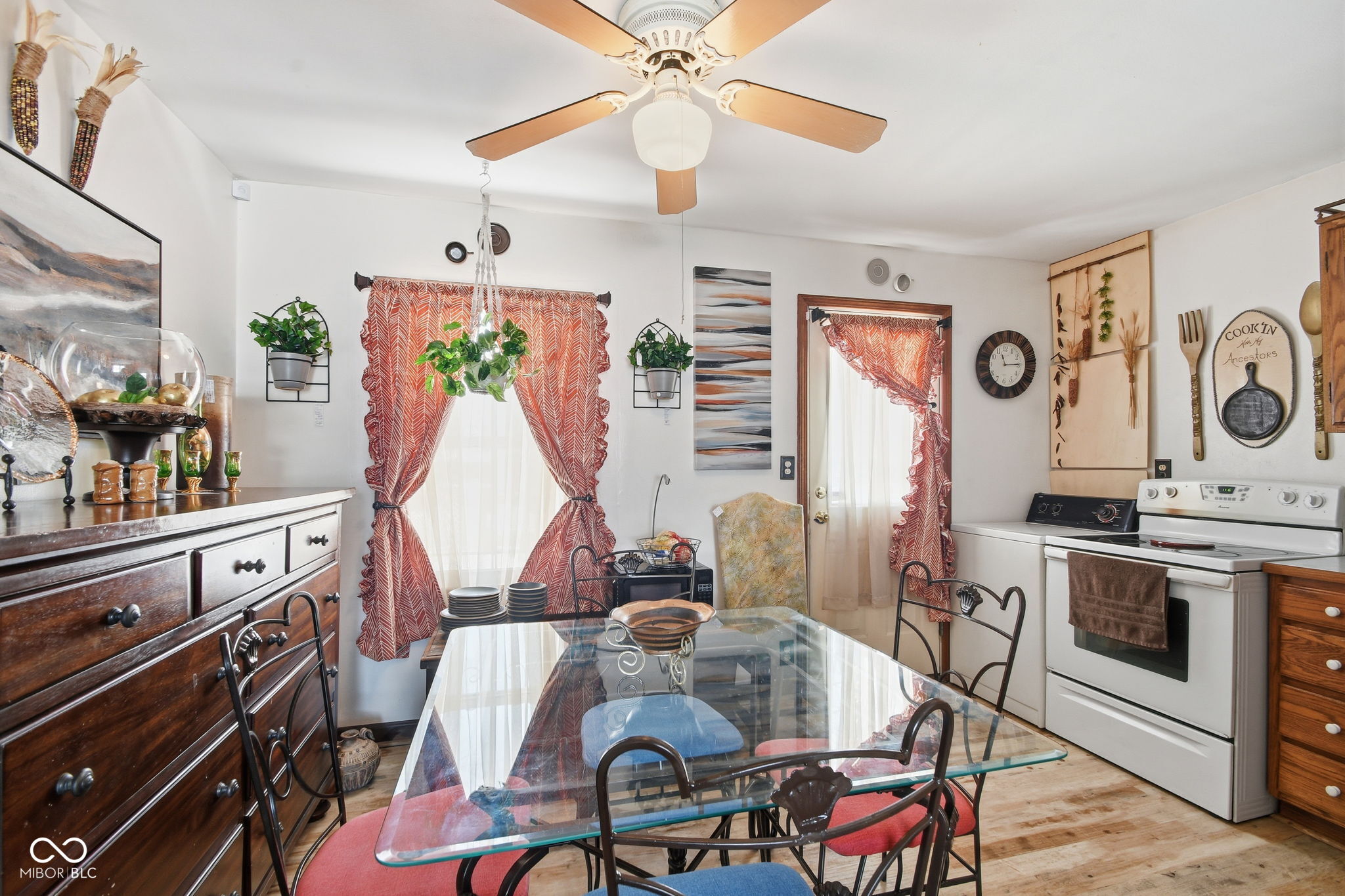 3501 N Lynhurst Drive