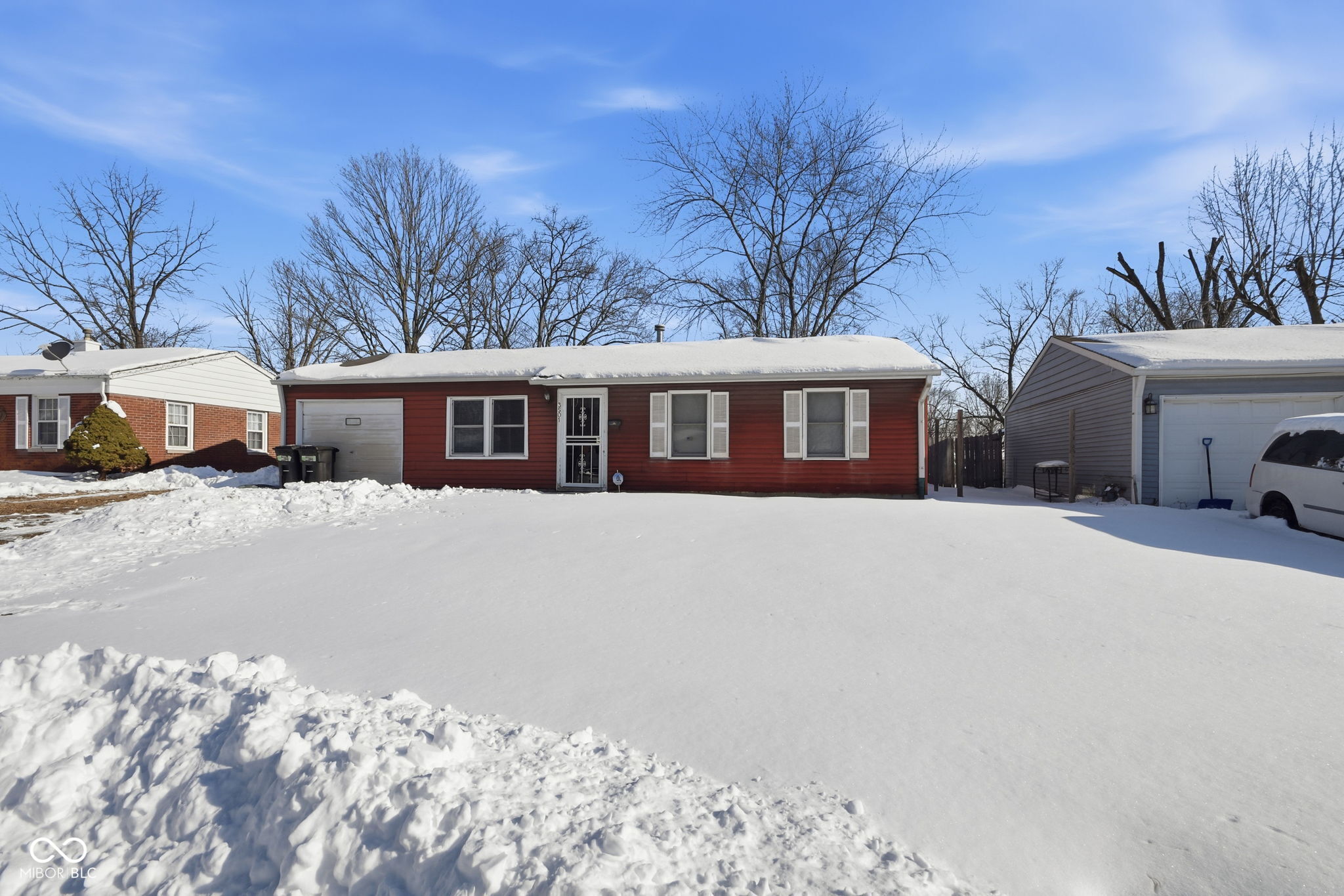 3501 N Lynhurst Drive