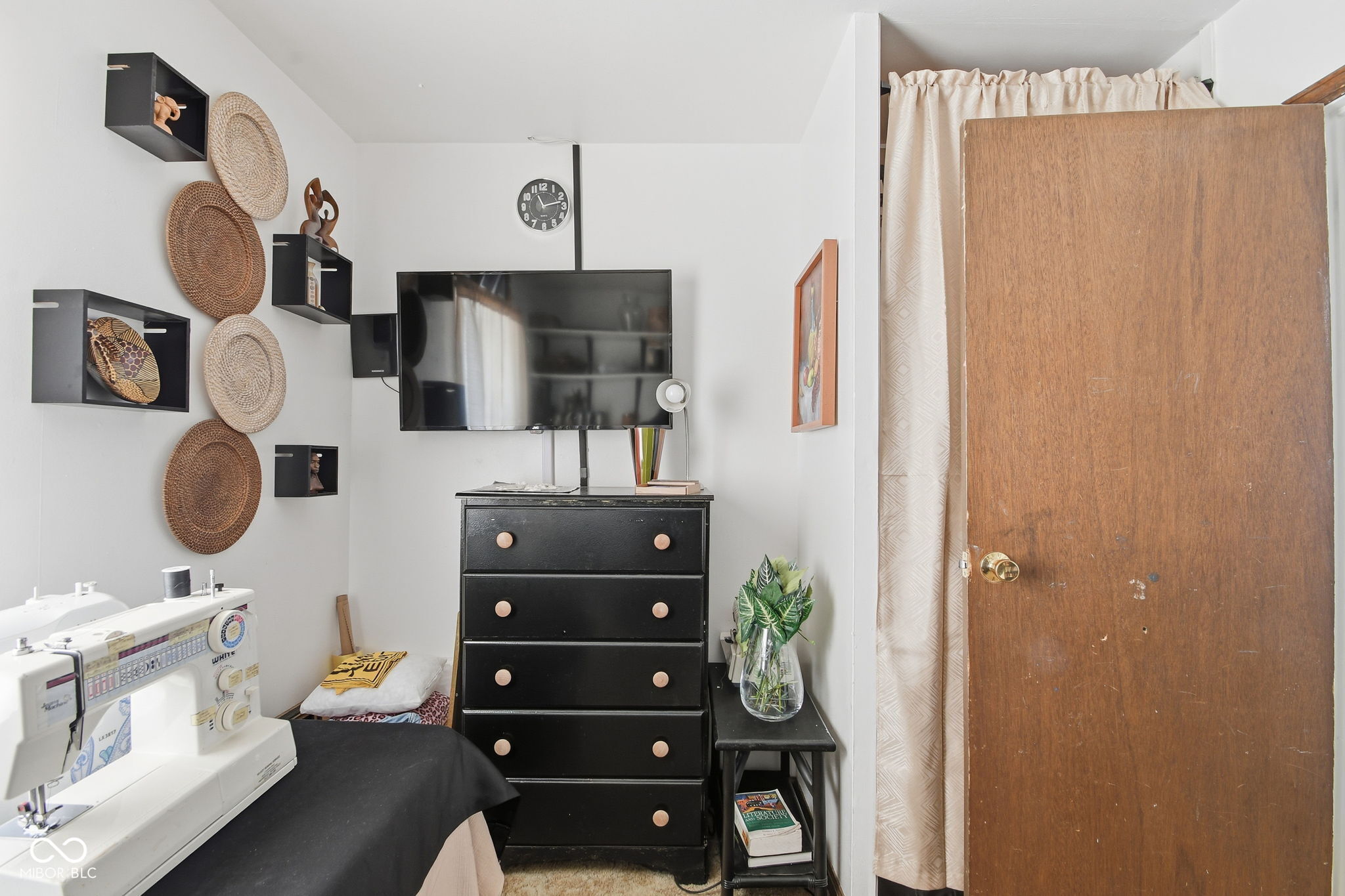 3501 N Lynhurst Drive