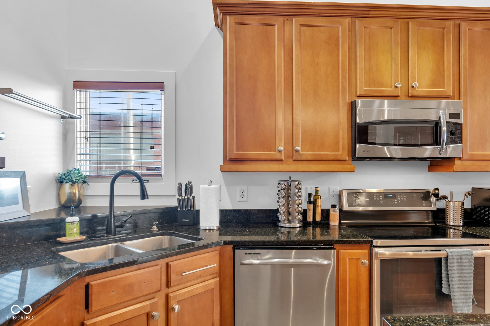 304 N College Avenue Unit: APT A