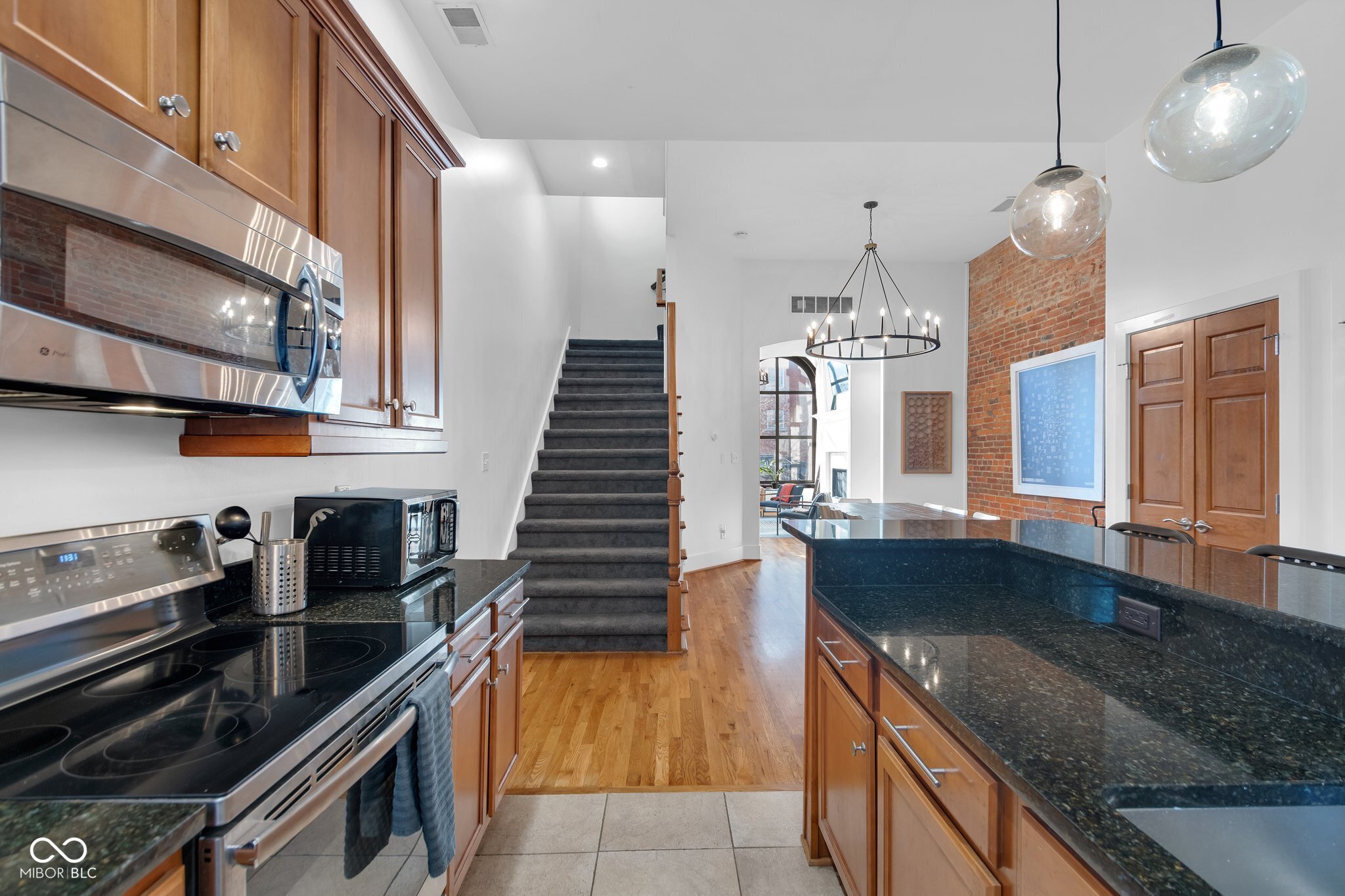 304 N College Avenue Unit: APT A