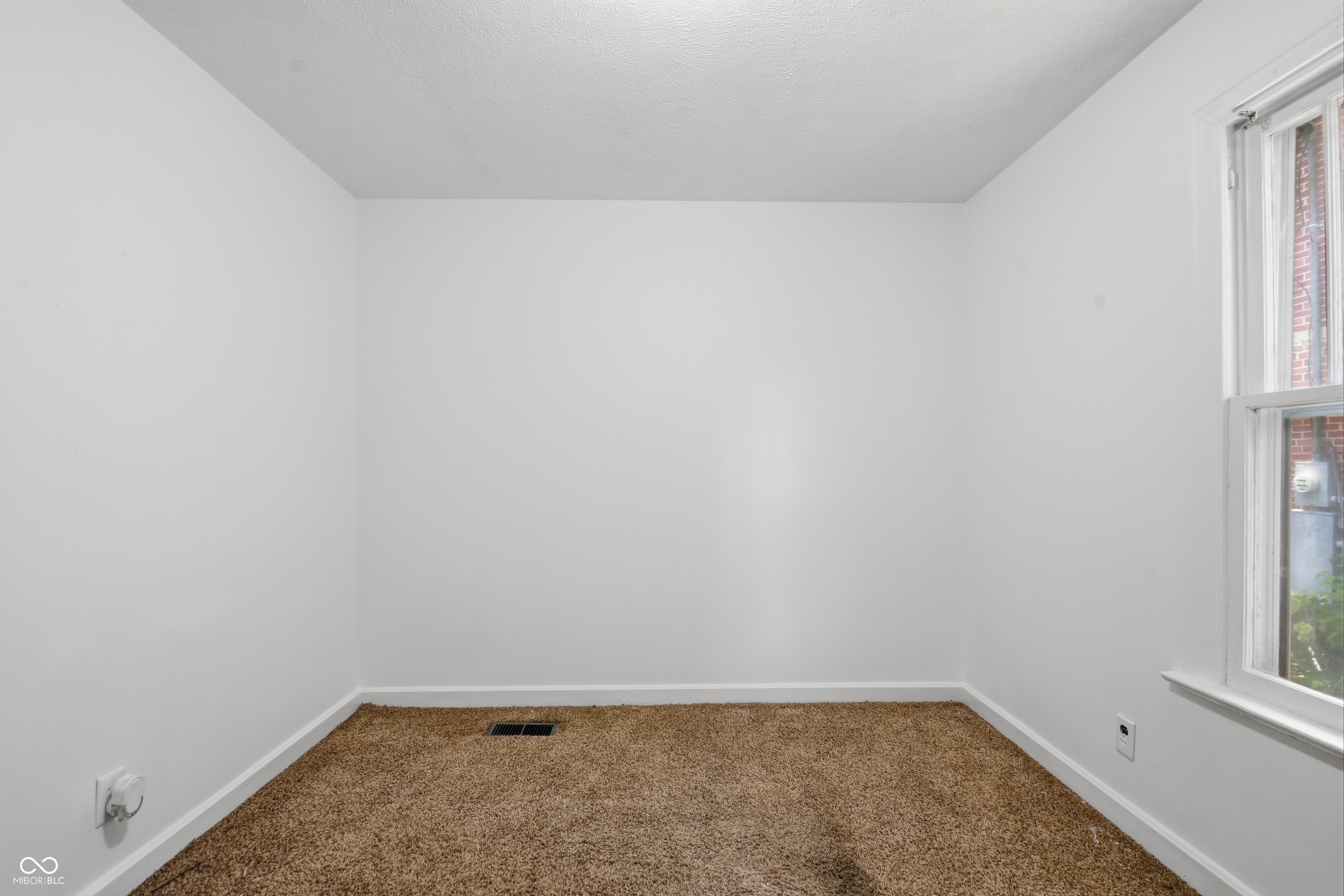 1526 E 75th Street