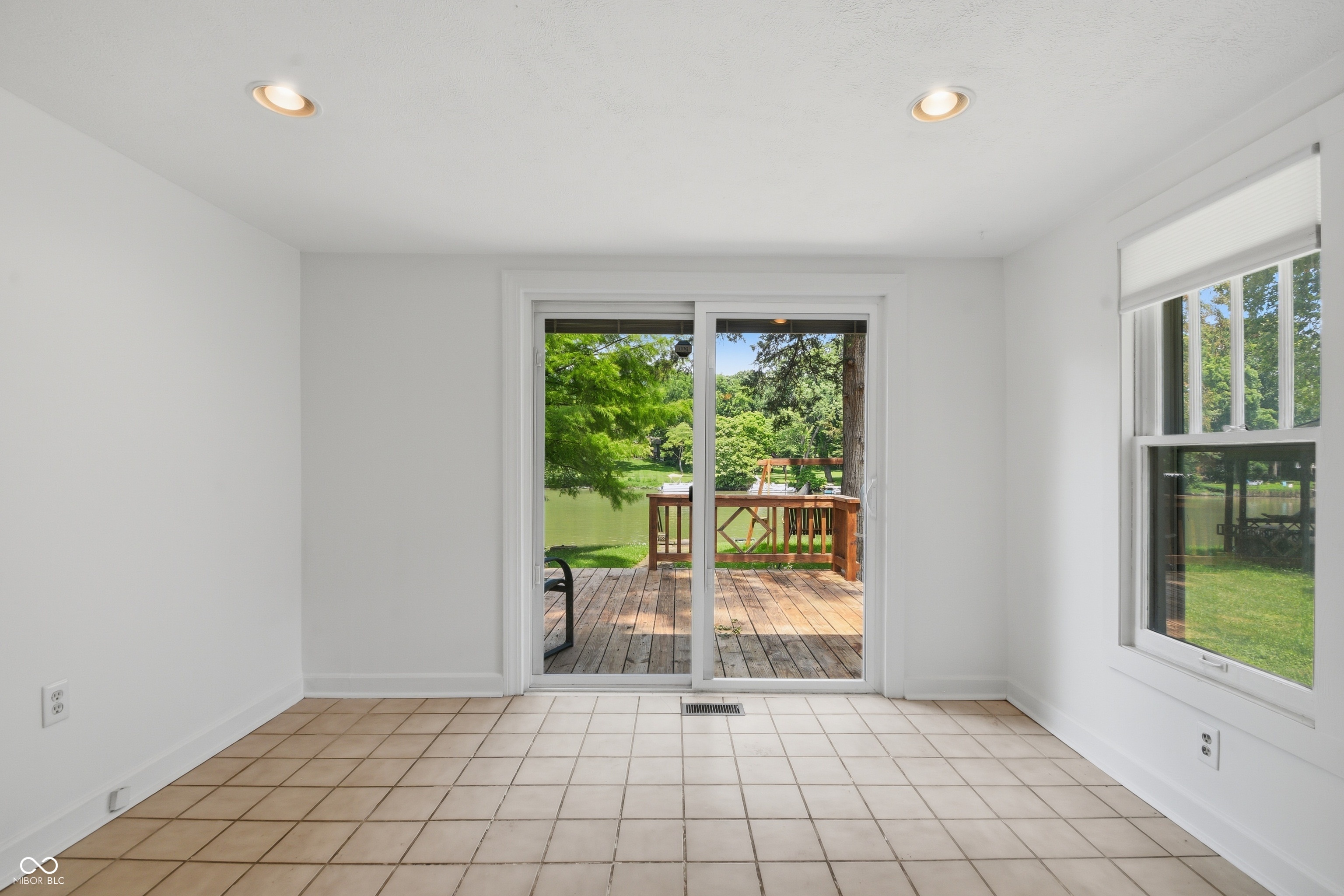 1526 E 75th Street