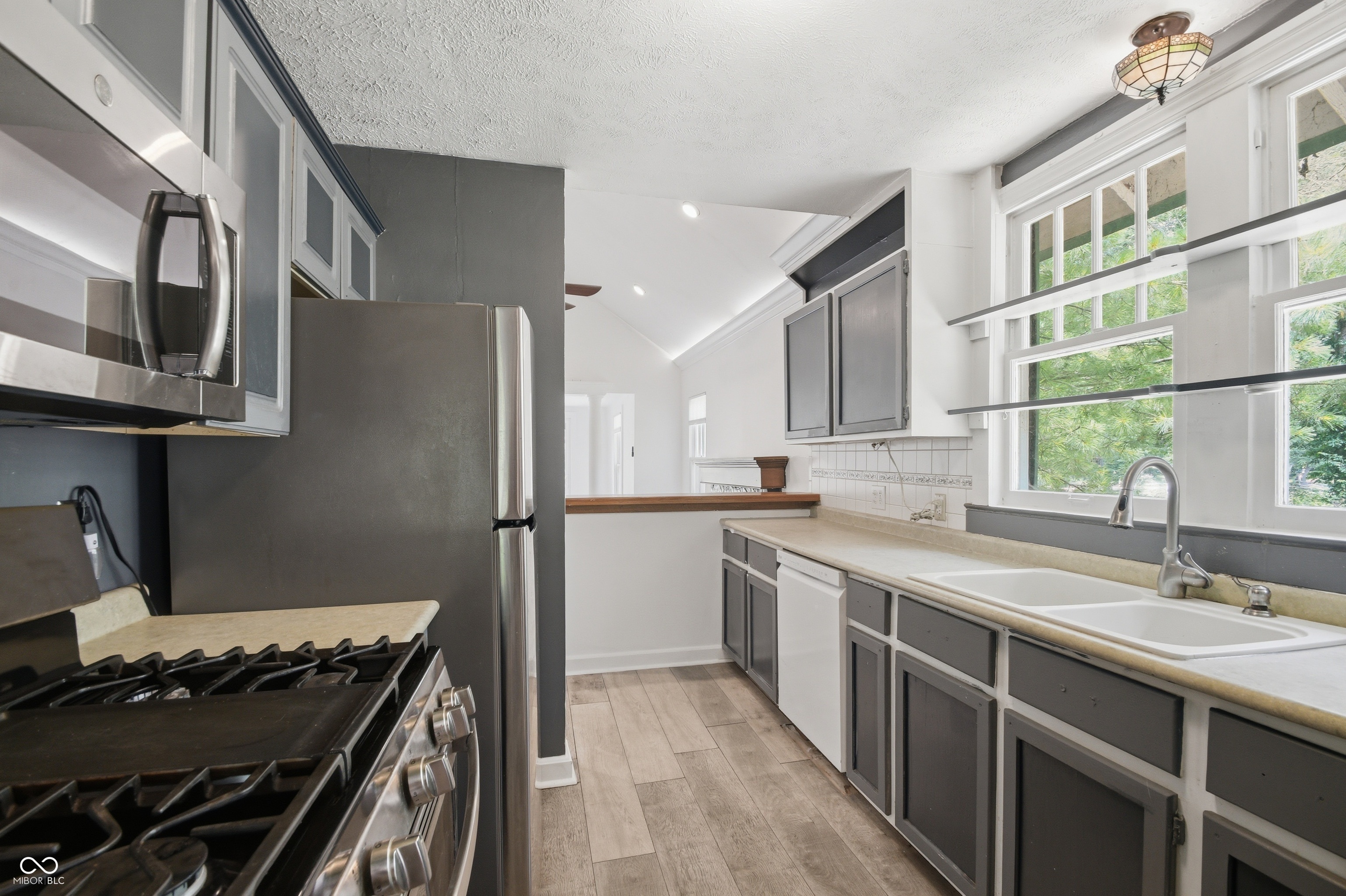 1526 E 75th Street