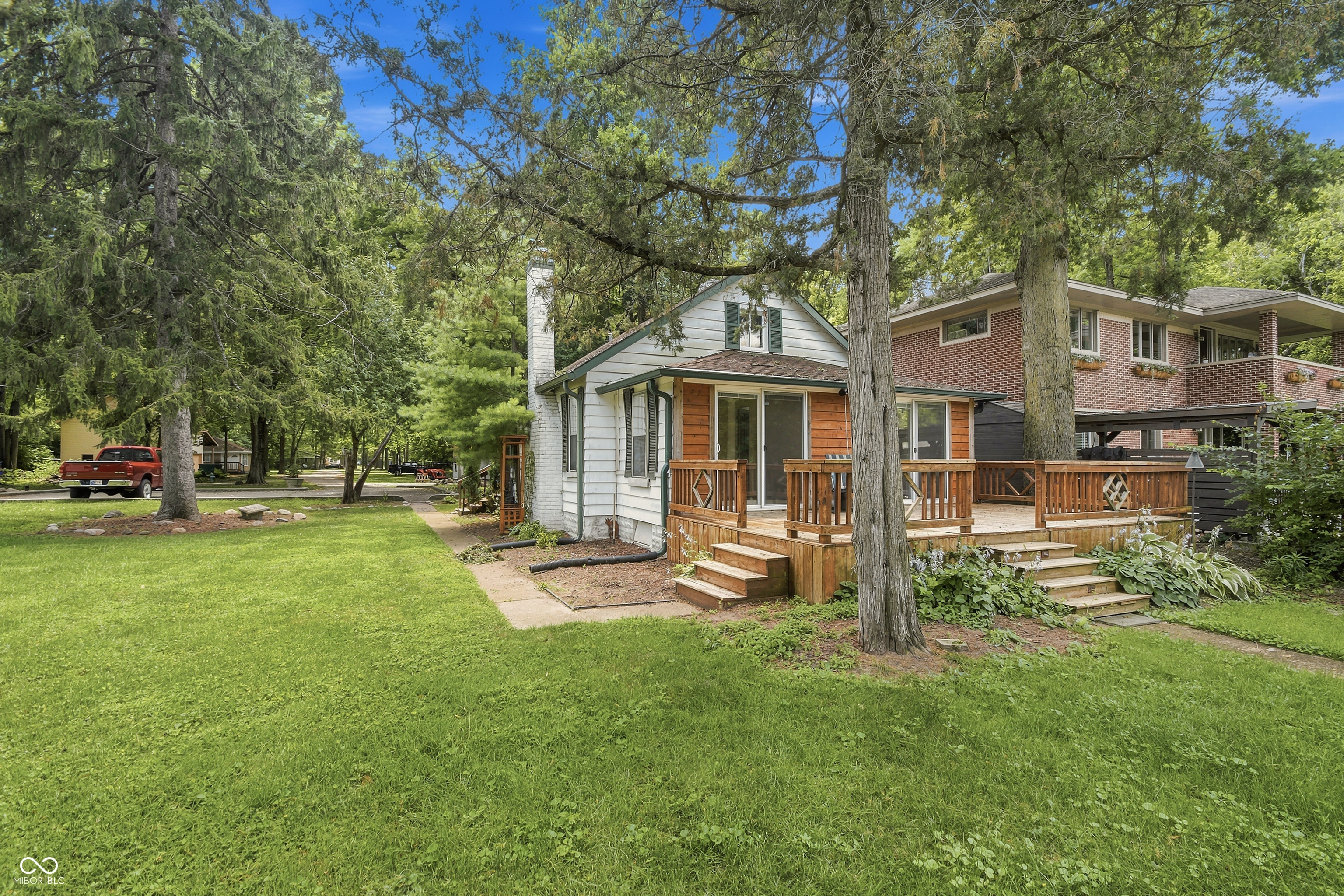 1526 E 75th Street