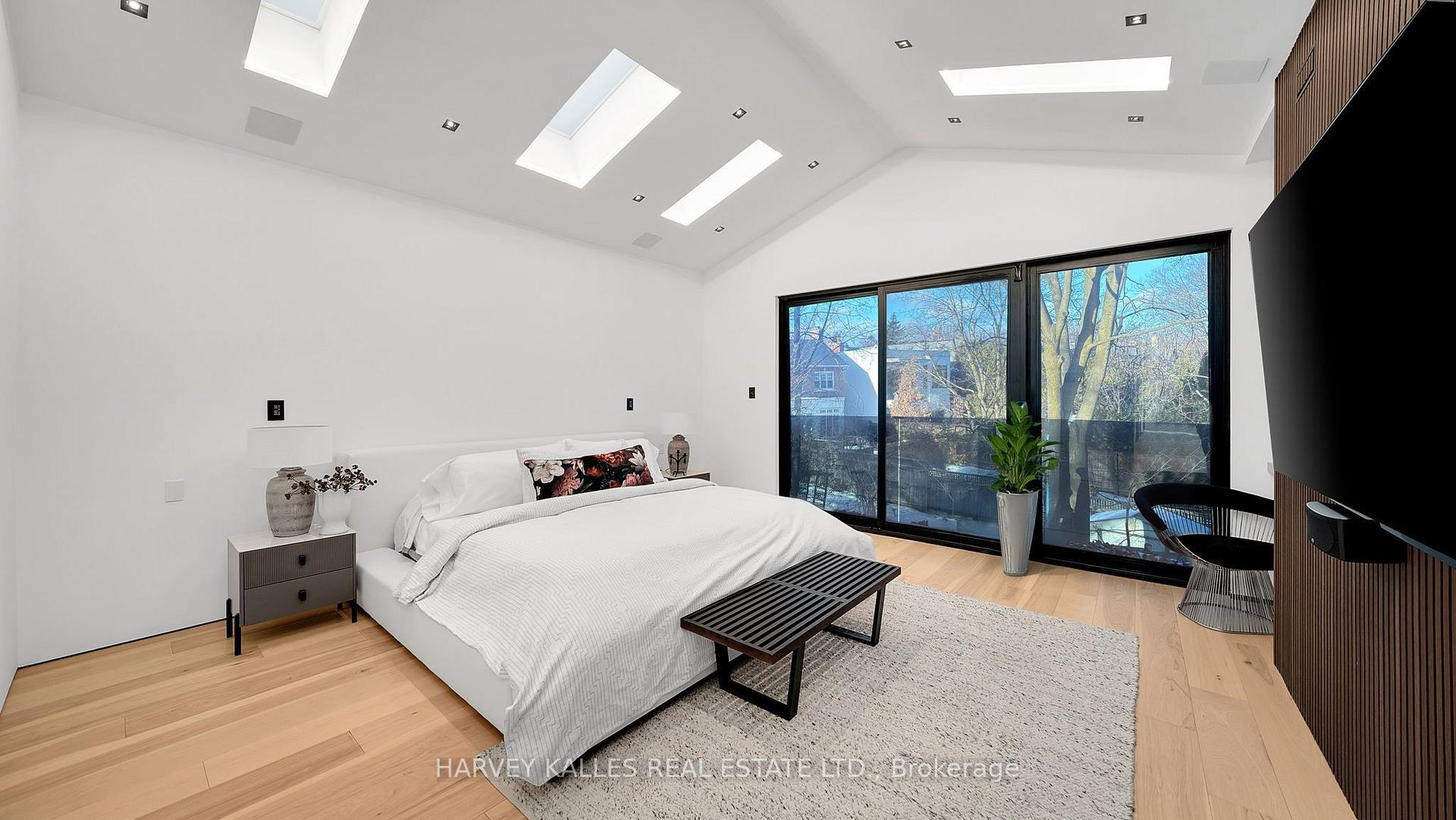 4 Douglas Crescent, Toronto