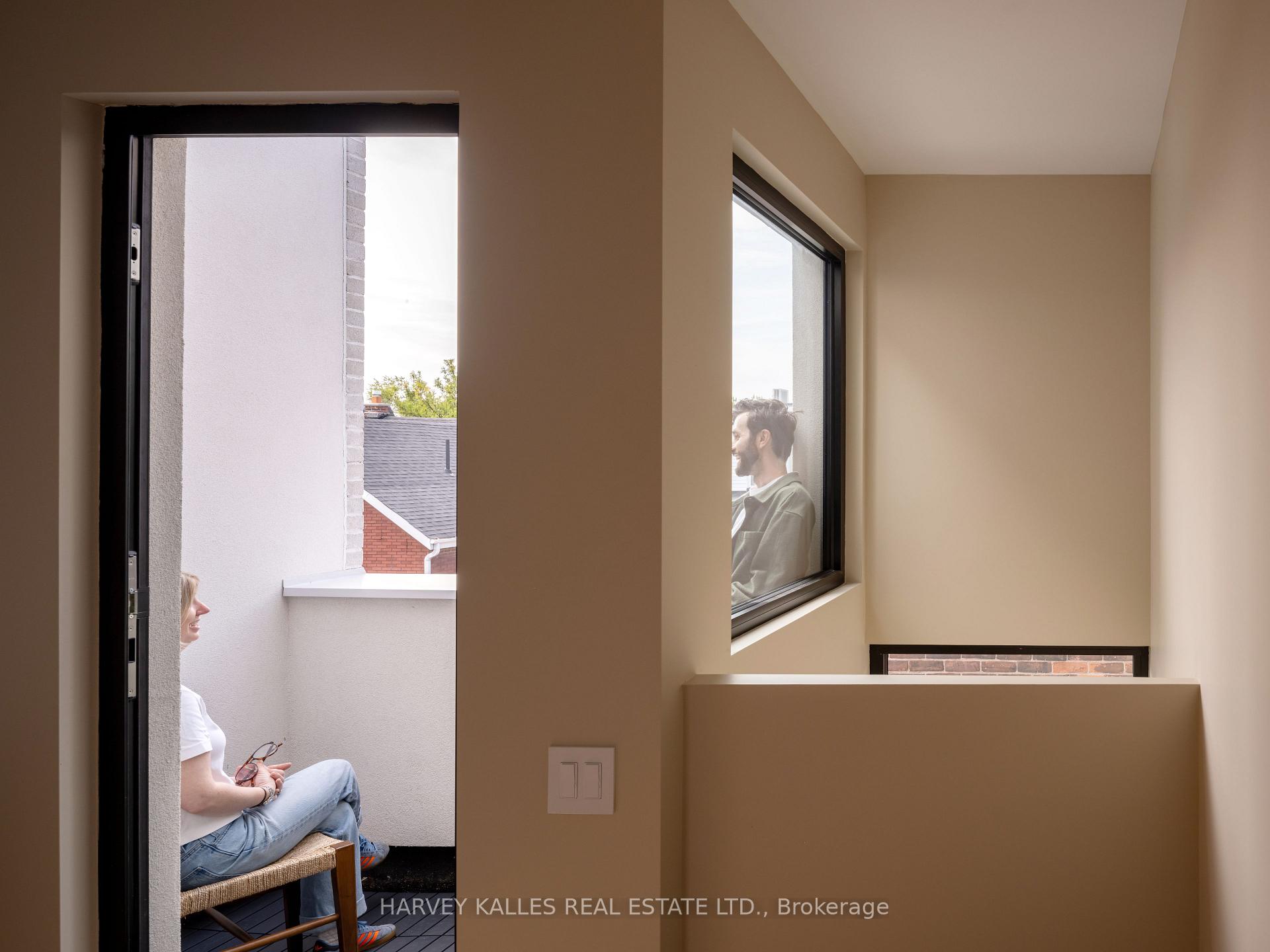 157 Hallam Street A, Toronto Unit: A
