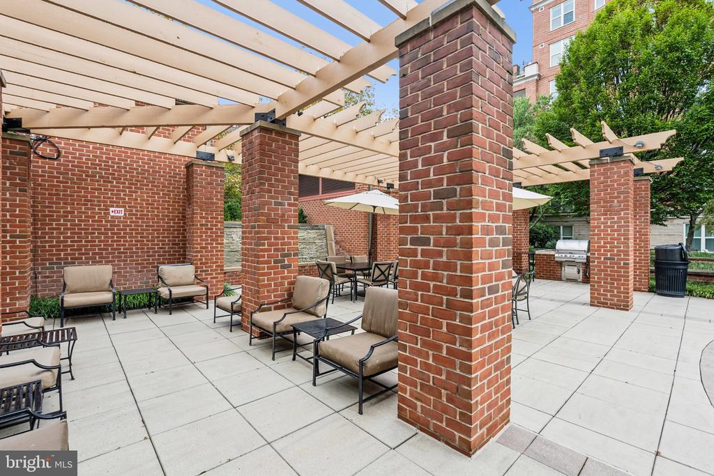 12500 PARK POTOMAC AVENUE 306S