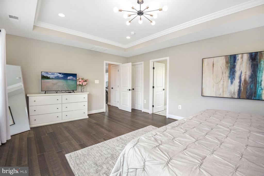 11115 HILLSDALE DRIVE