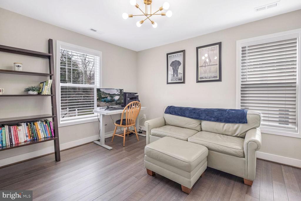 11115 HILLSDALE DRIVE