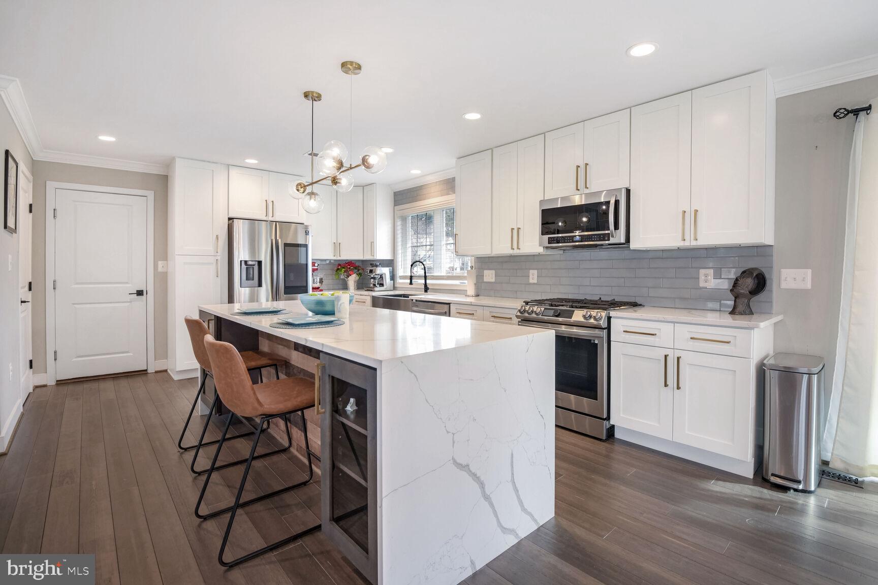 11115 HILLSDALE DRIVE