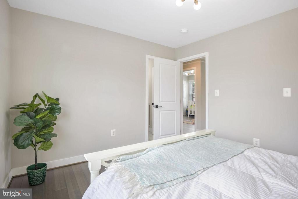 11115 HILLSDALE DRIVE