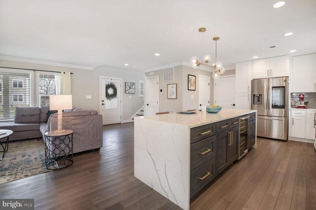 11115 HILLSDALE DRIVE