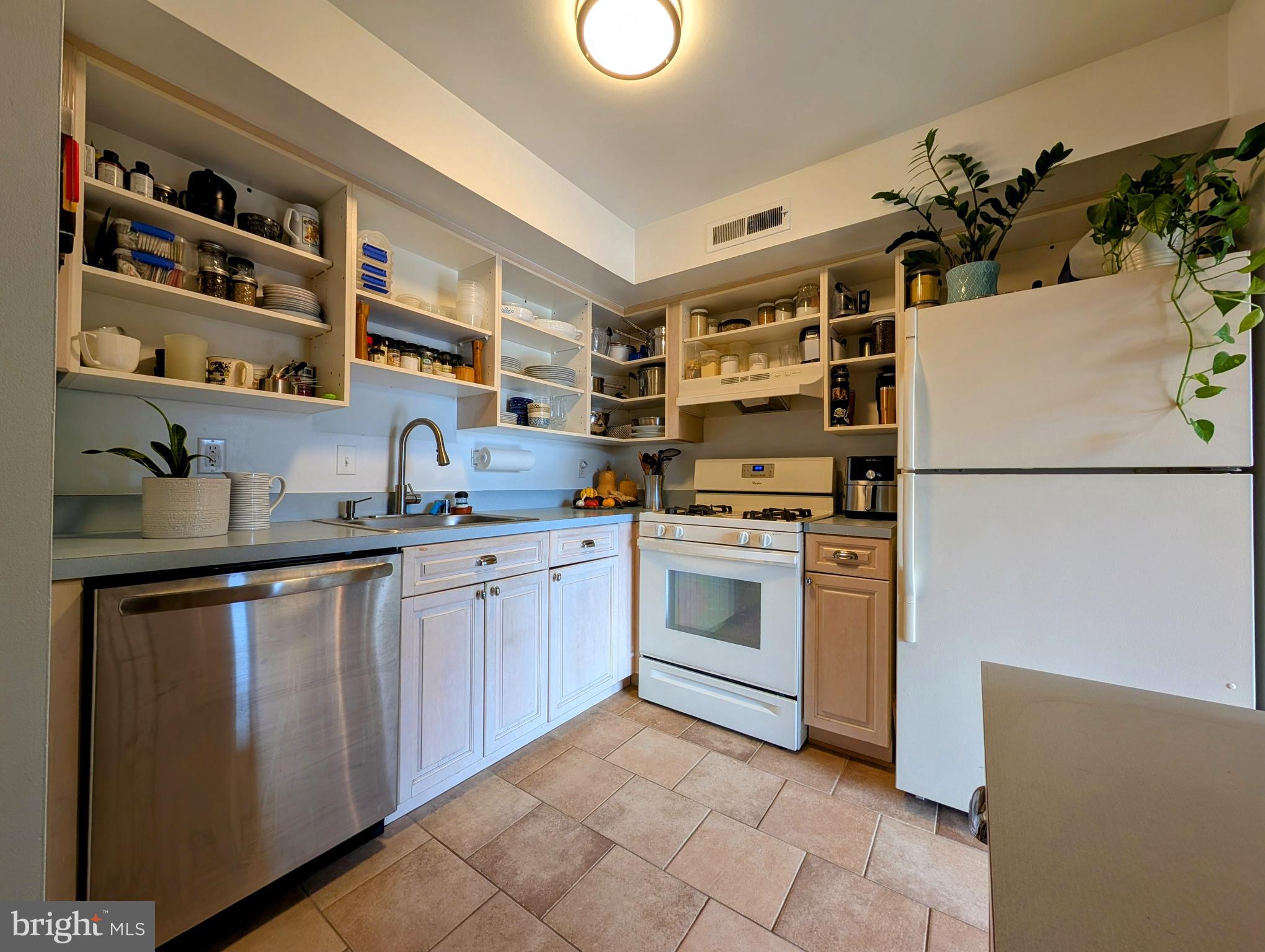 106 MONROE STREET 201