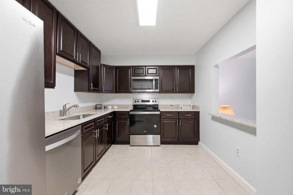 15100 INTERLACHEN DRIVE Unit: 4-124