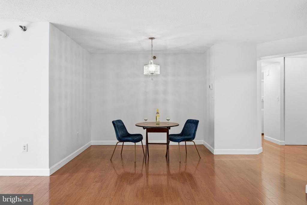 15100 INTERLACHEN DRIVE Unit: 4-124
