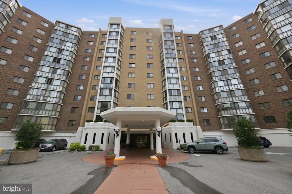 15100 INTERLACHEN DRIVE Unit: 4-124