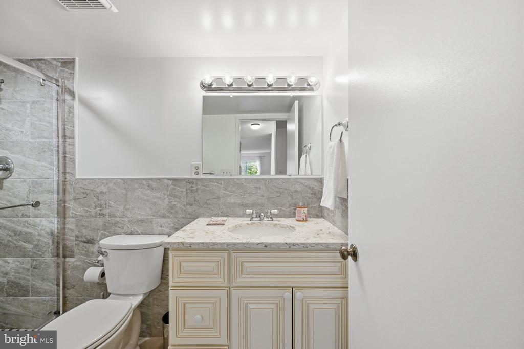 15100 INTERLACHEN DRIVE Unit: 4-124