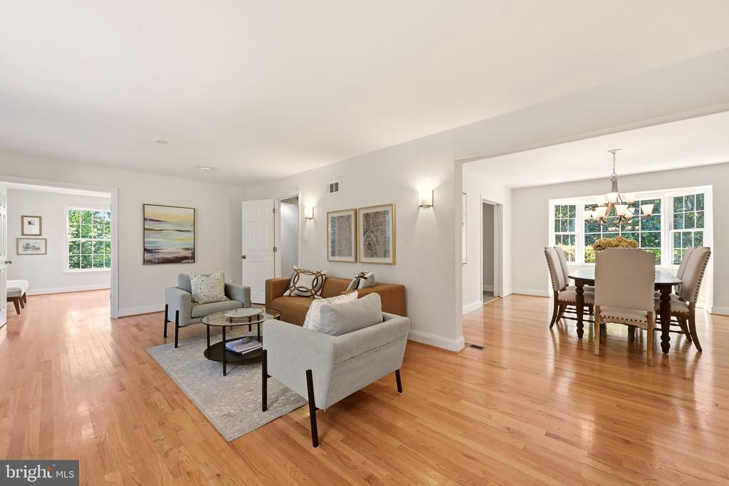 3211 FARMINGTON DRIVE