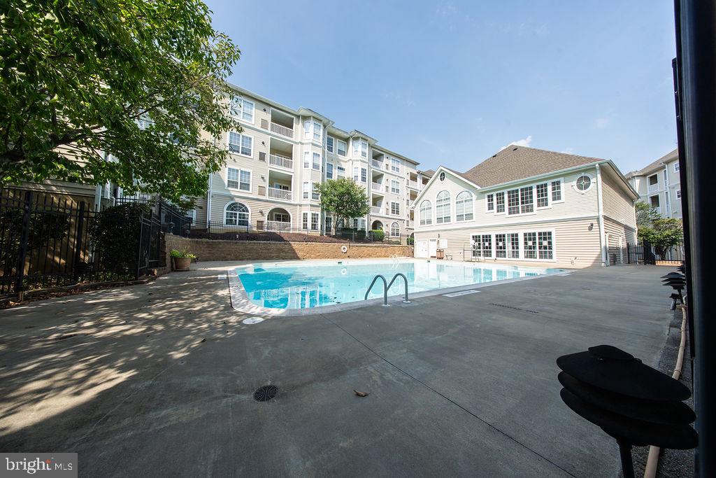 4550 STRUTFIELD LANE Unit: 2115