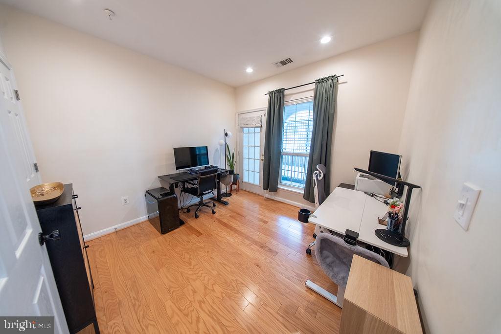4550 STRUTFIELD LANE Unit: 2115