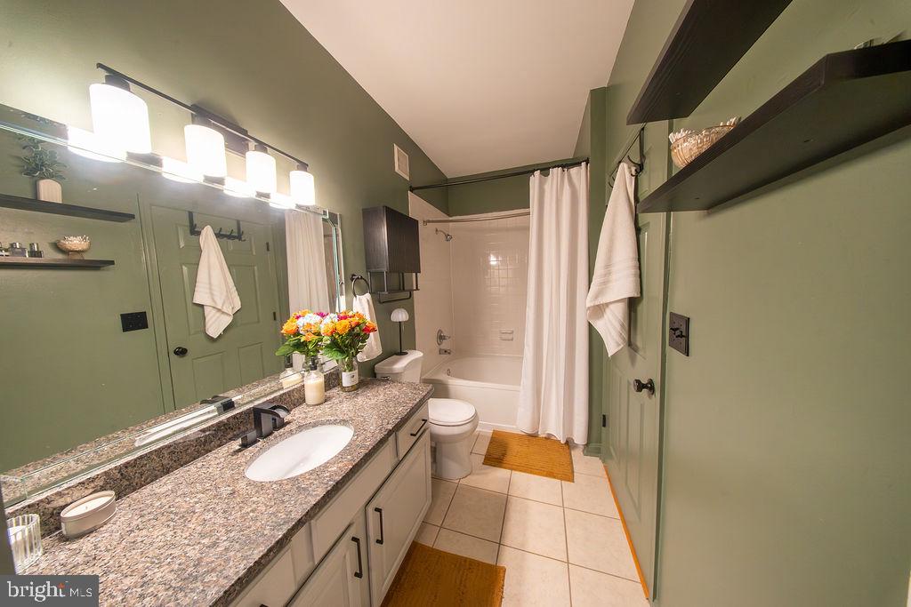 4550 STRUTFIELD LANE Unit: 2115