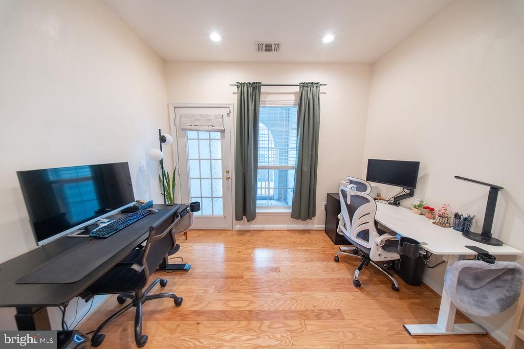 4550 STRUTFIELD LANE Unit: 2115