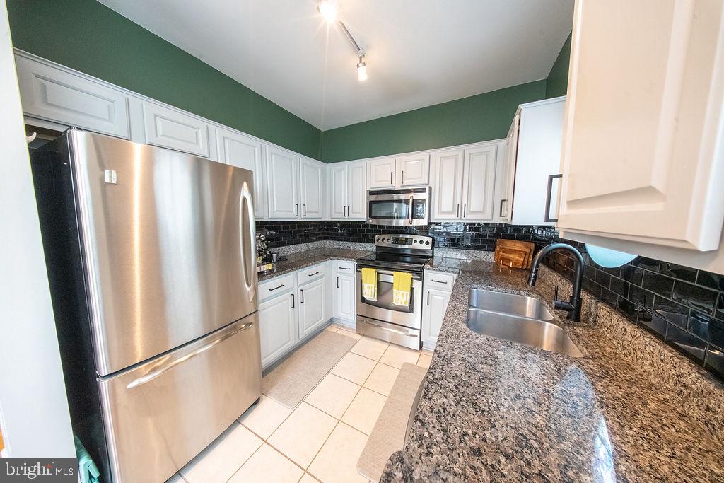 4550 STRUTFIELD LANE Unit: 2115