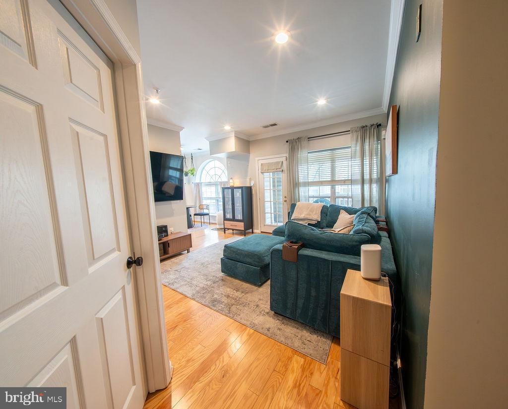 4550 STRUTFIELD LANE Unit: 2115
