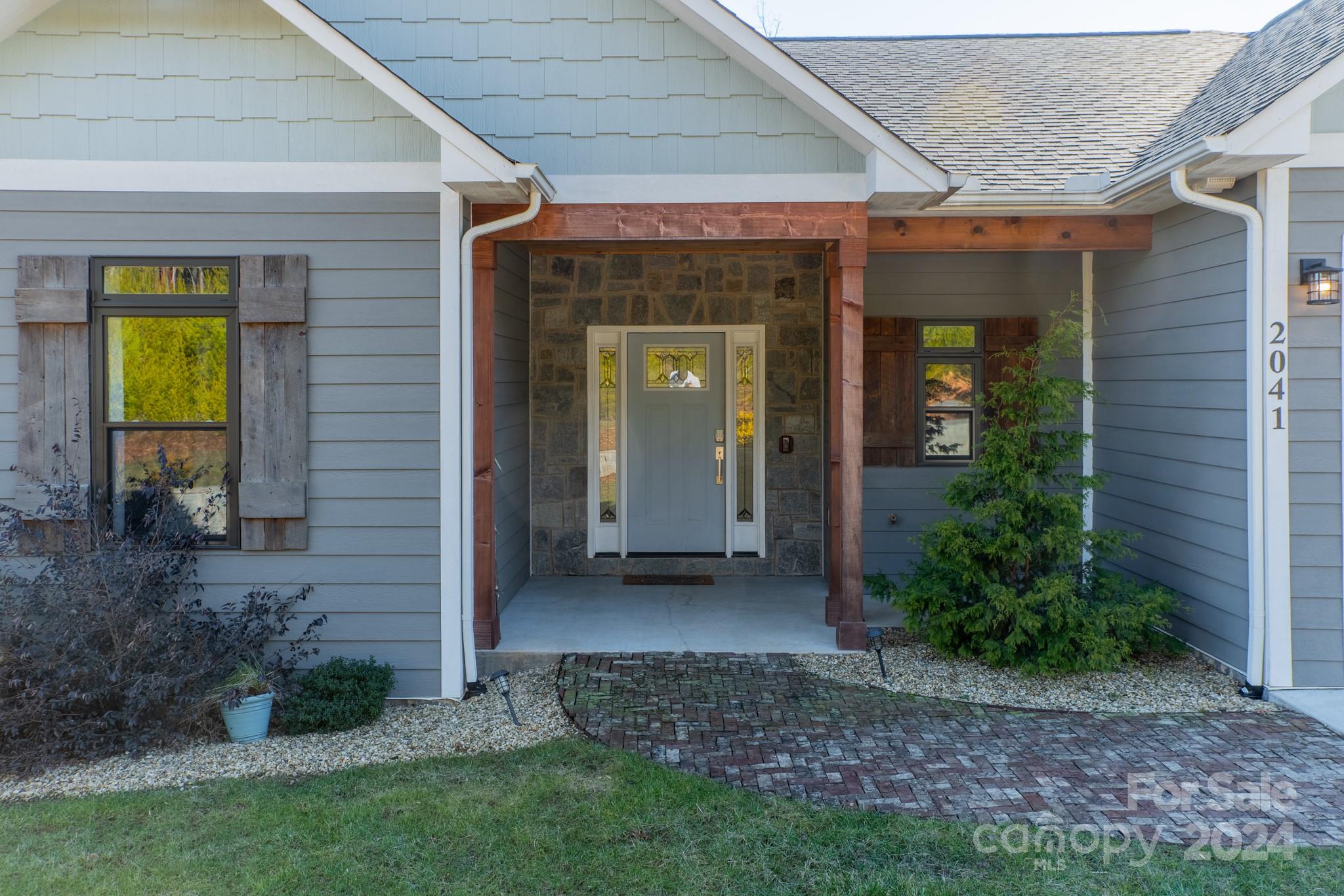 2041 Blue Water Drive W
