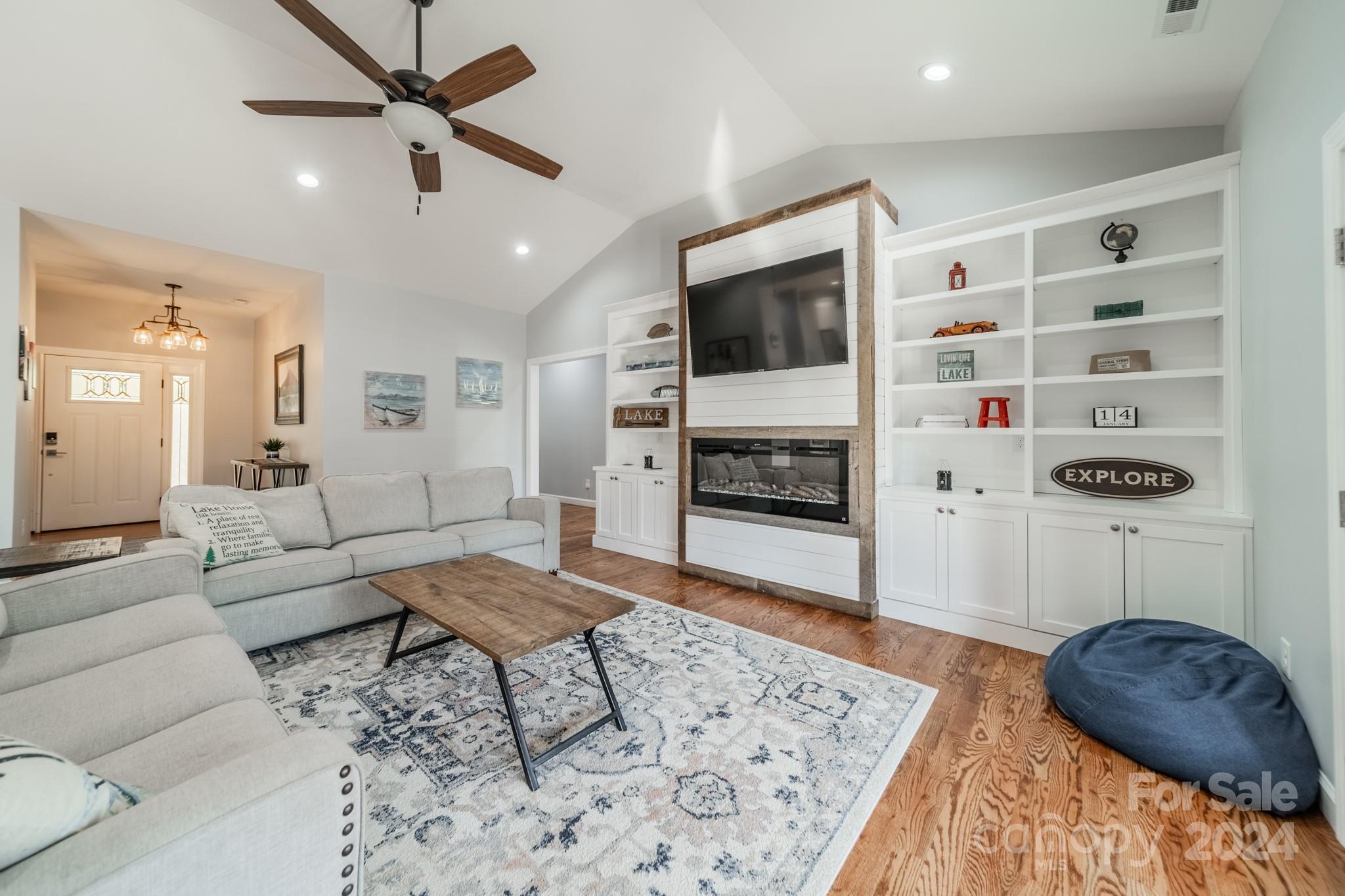 2041 Blue Water Drive W