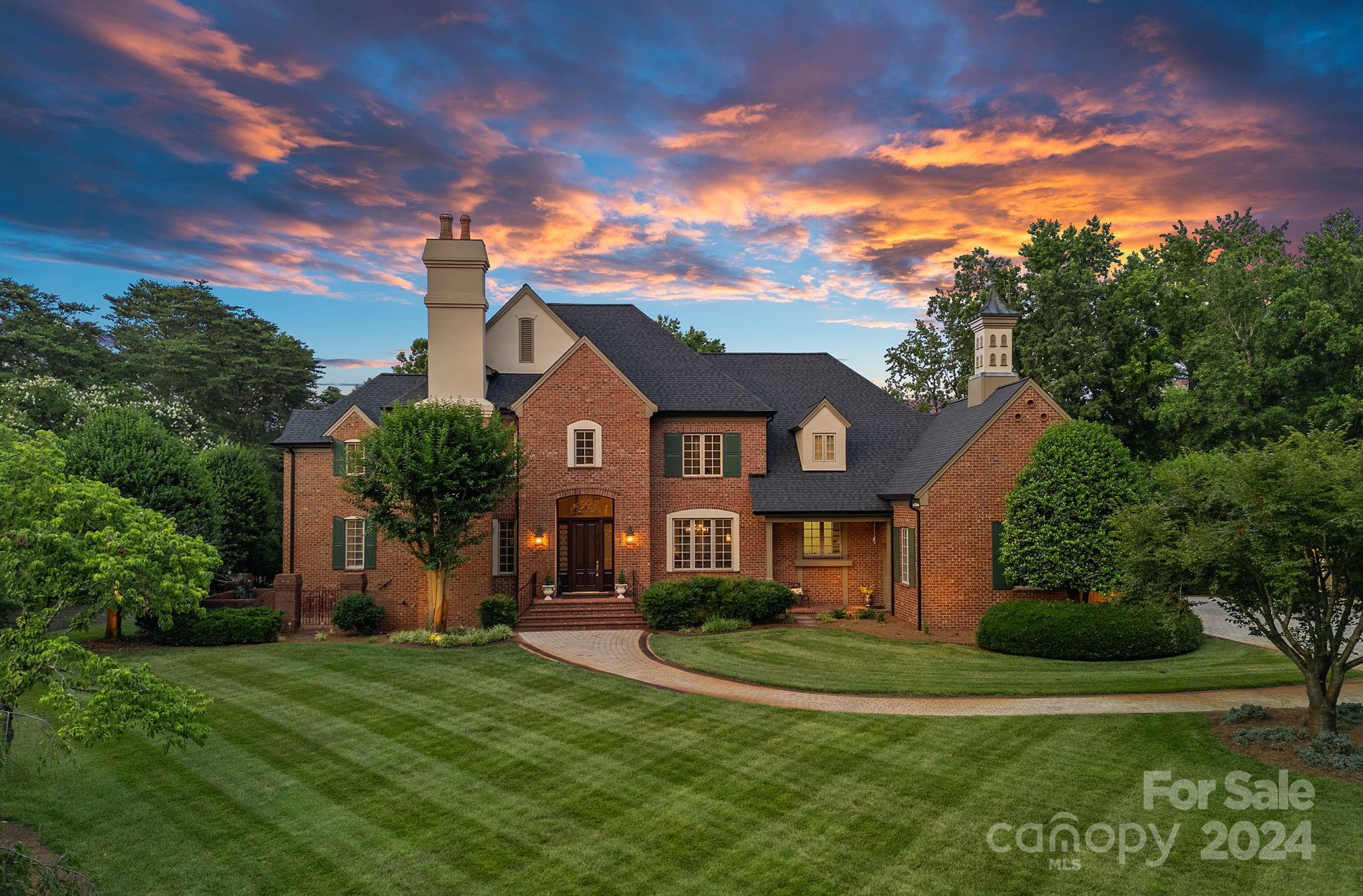 1727 Southpoint Lane