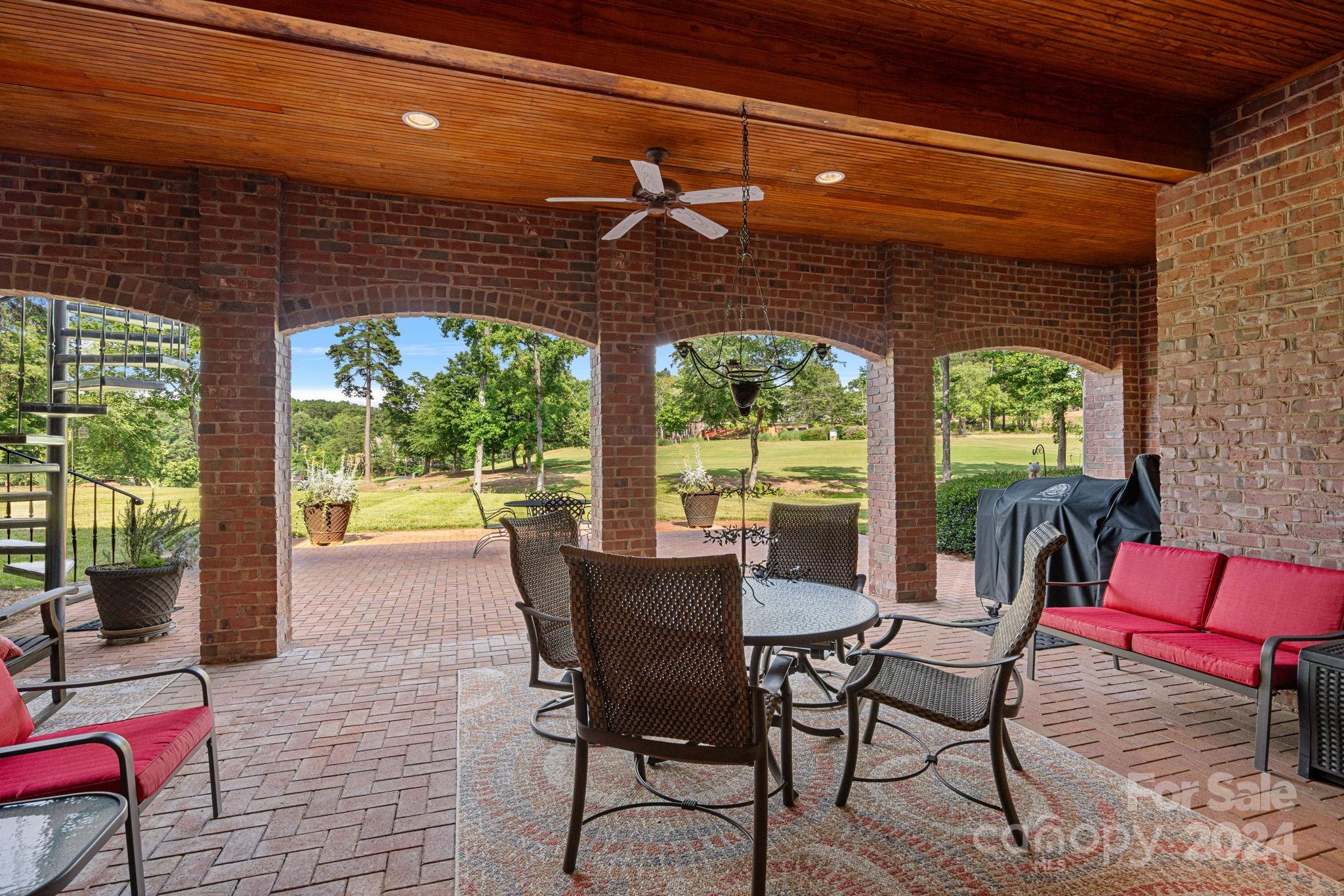 1727 Southpoint Lane