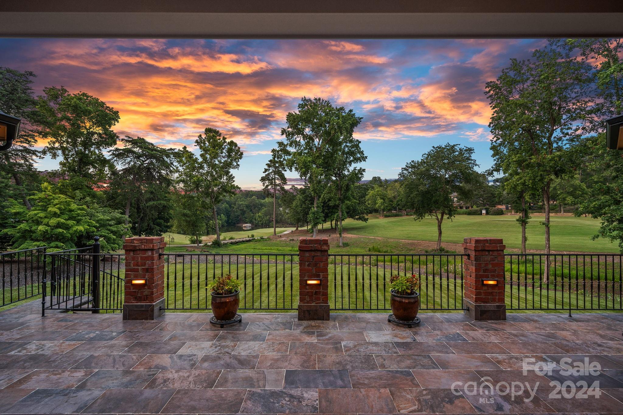 1727 Southpoint Lane