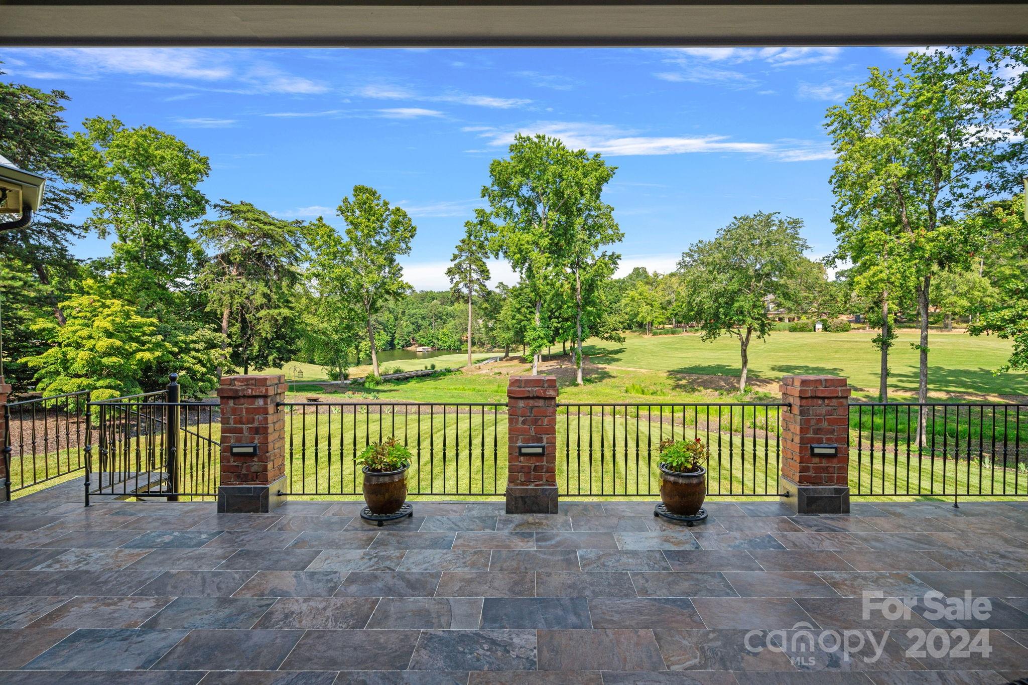 1727 Southpoint Lane