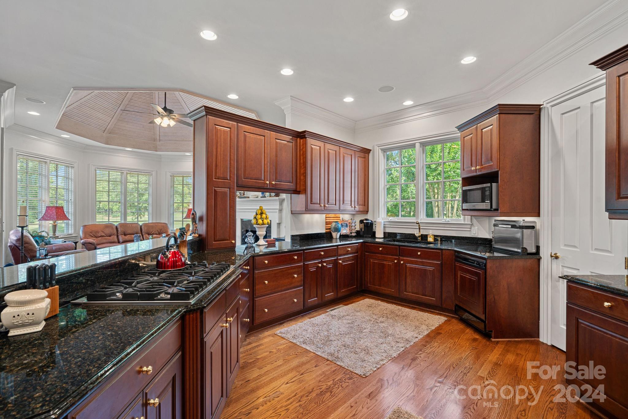 1727 Southpoint Lane