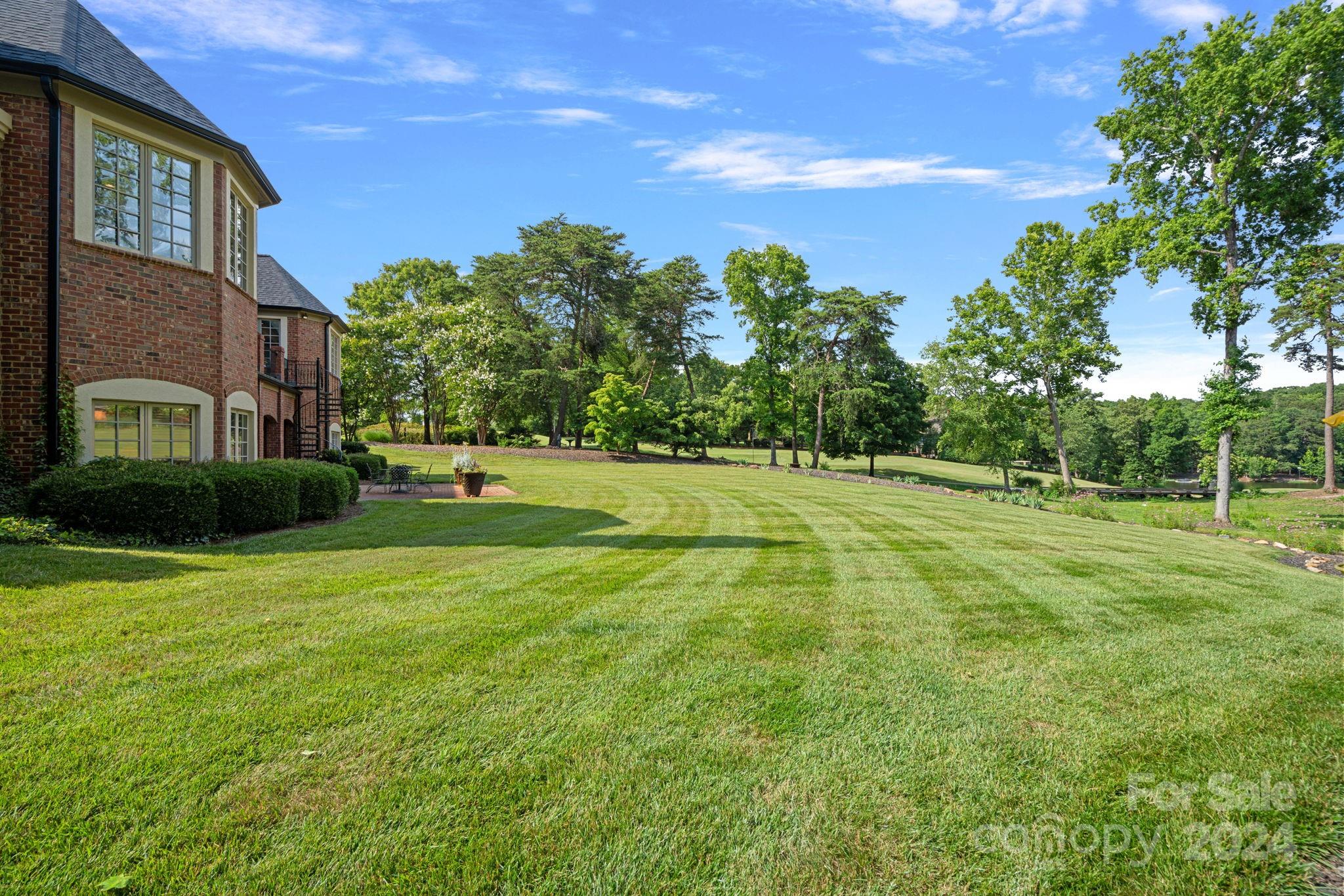 1727 Southpoint Lane