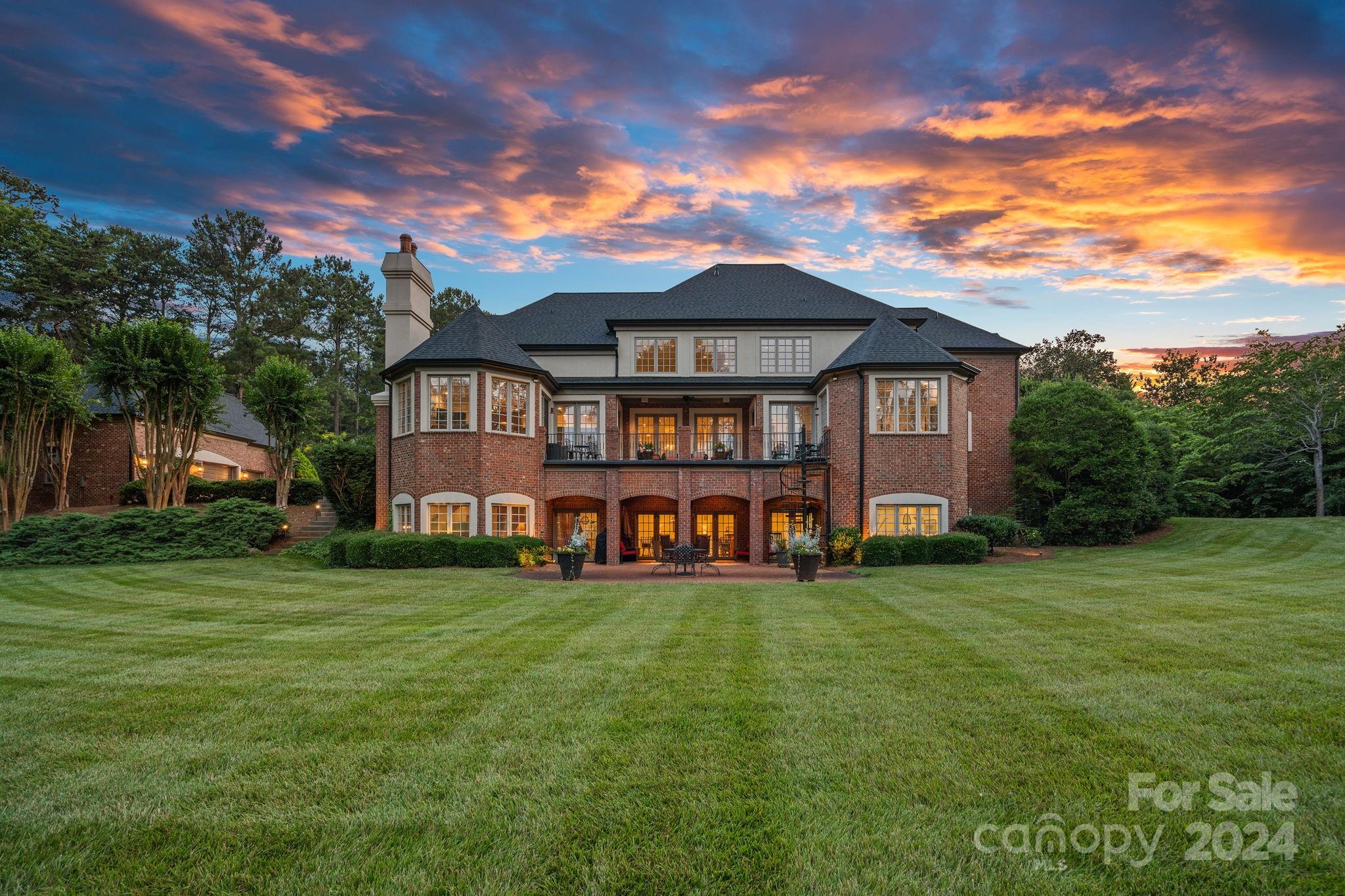 1727 Southpoint Lane