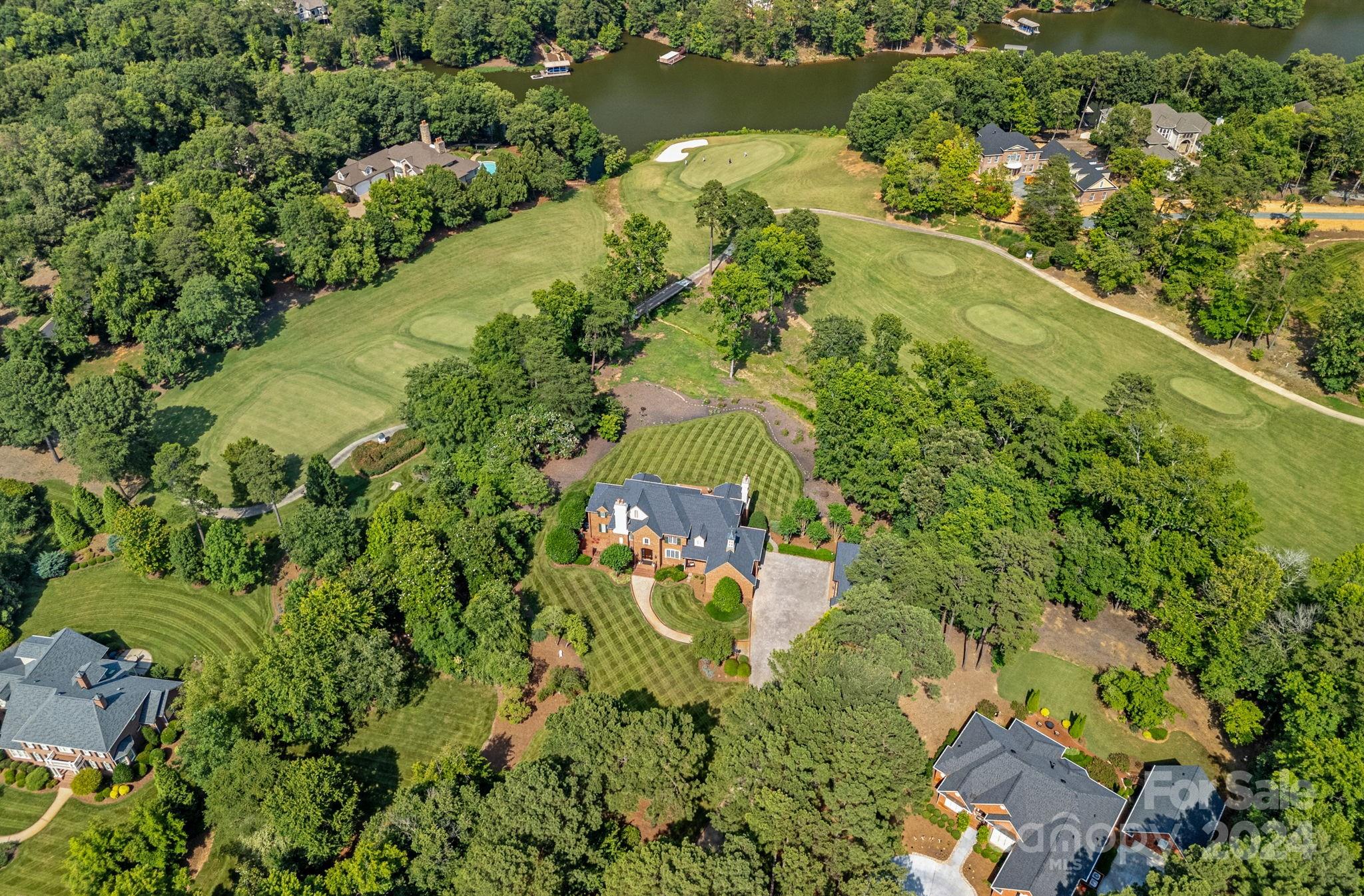 1727 Southpoint Lane