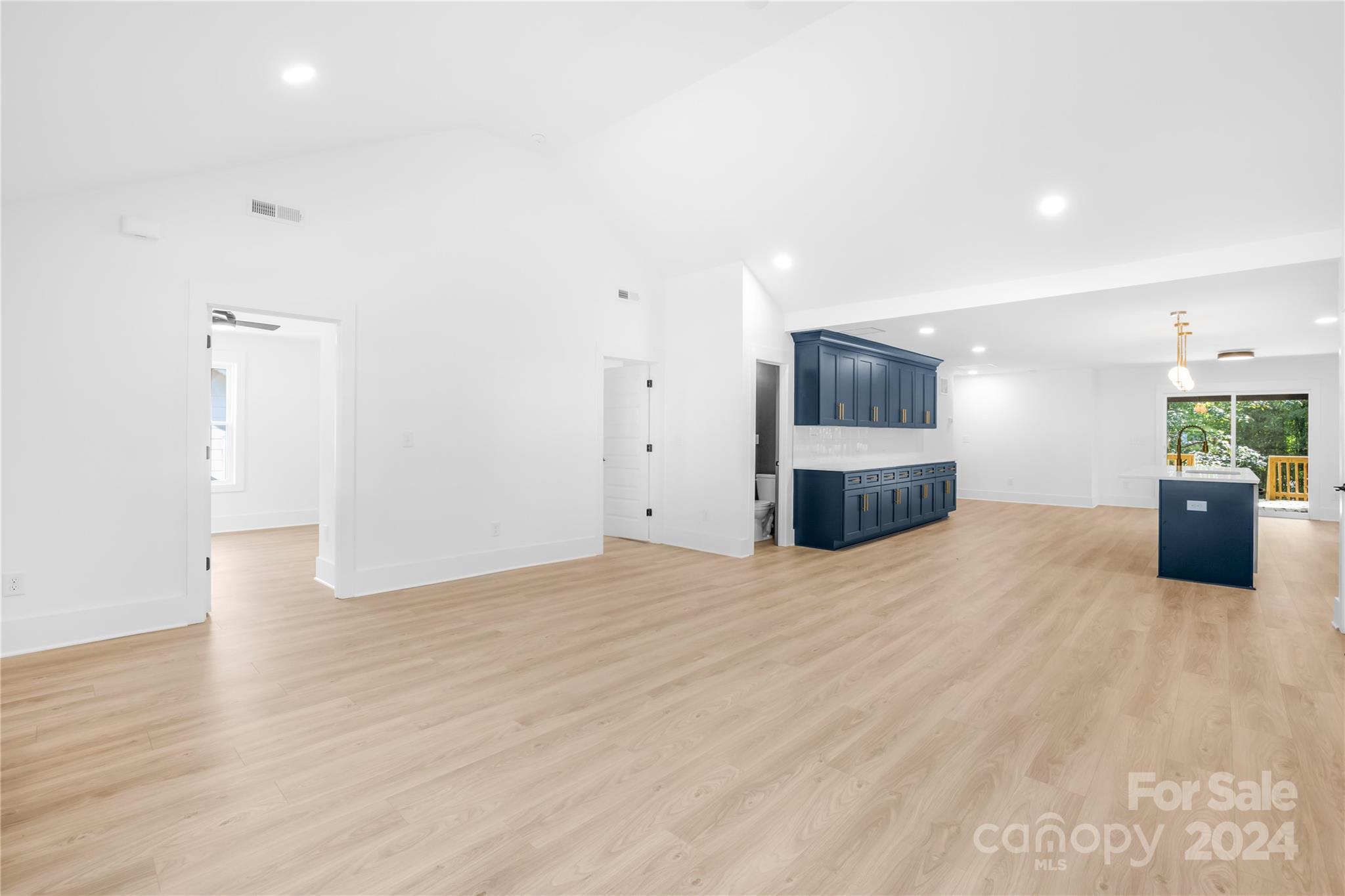 1833 Garibaldi Avenue