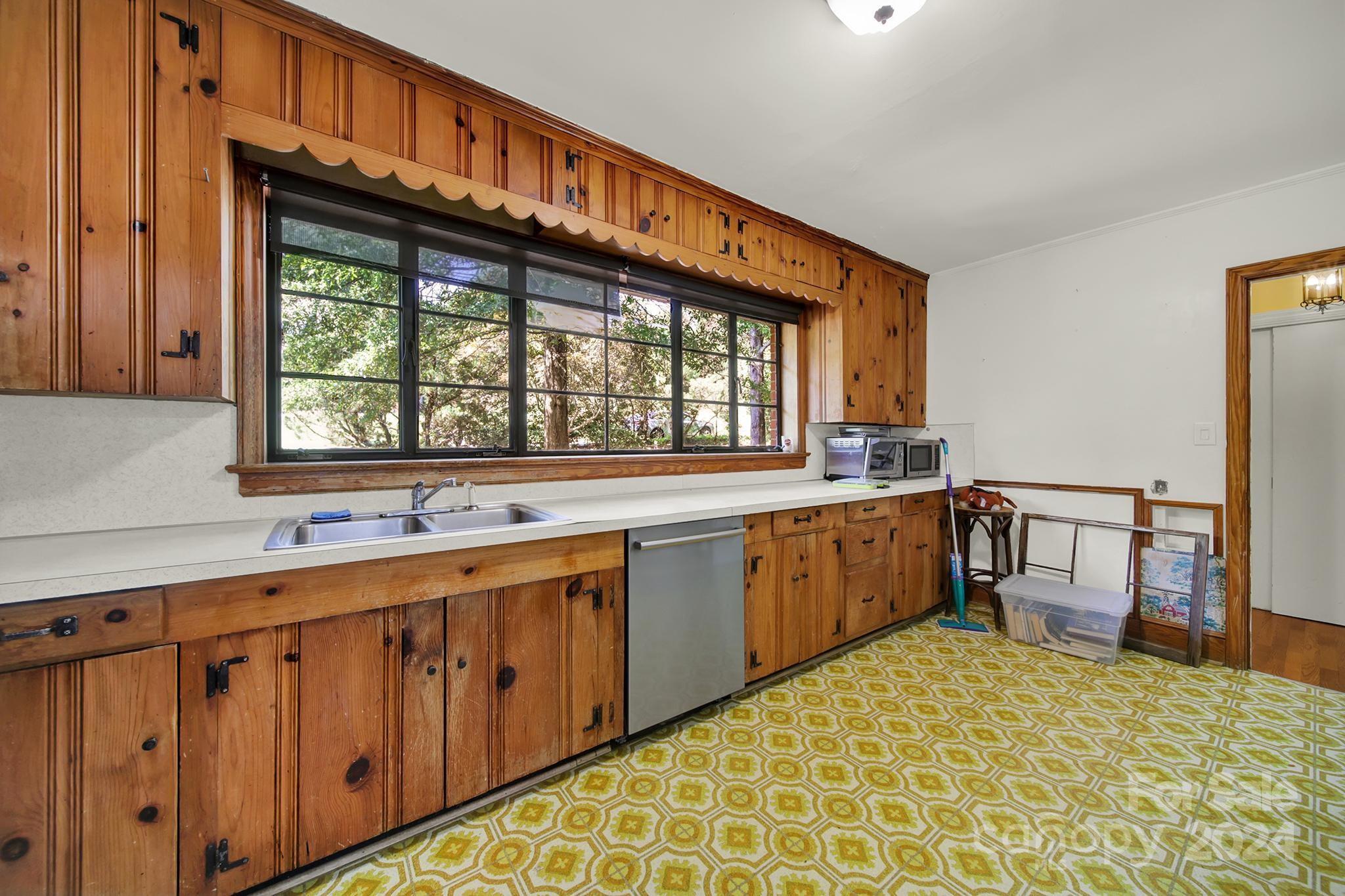 3119 Fairfax Drive