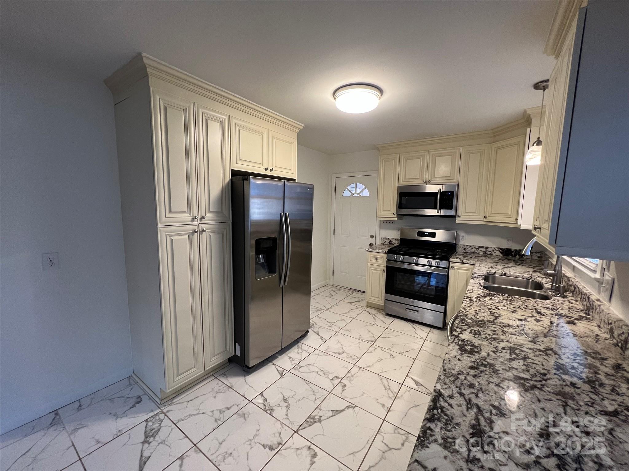 2724 Hilliard Drive