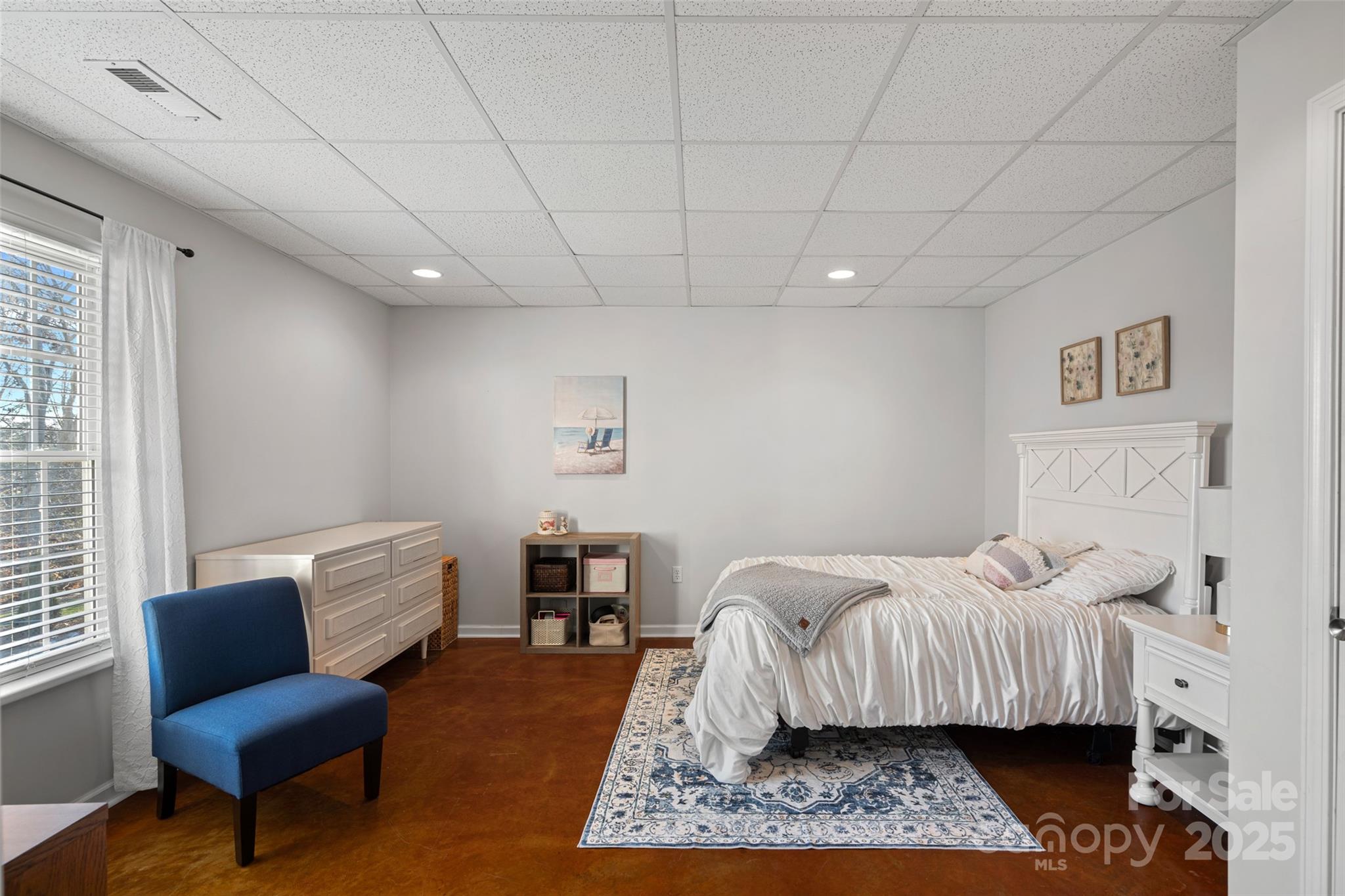 2635 Queens Drive