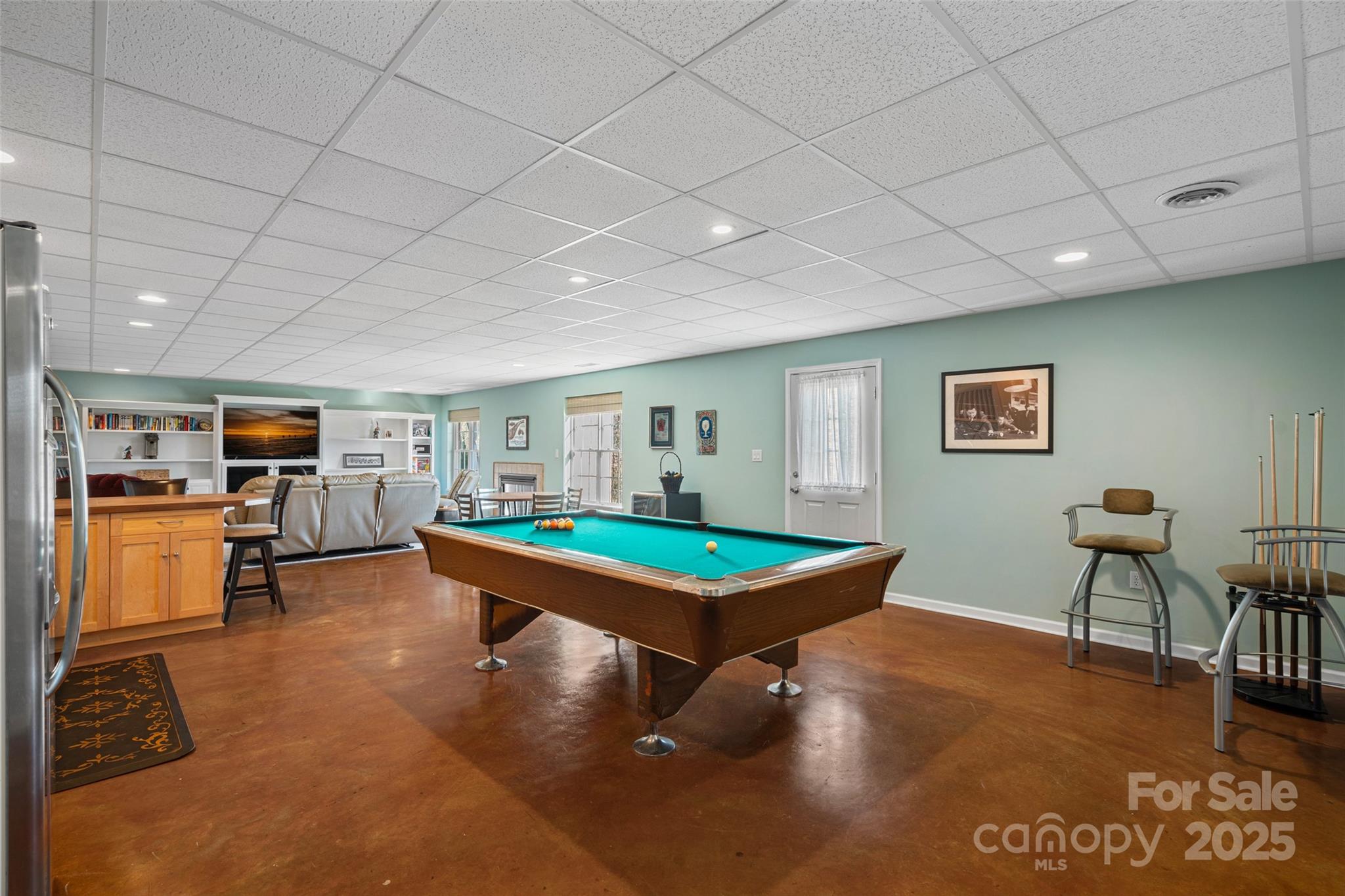 2635 Queens Drive